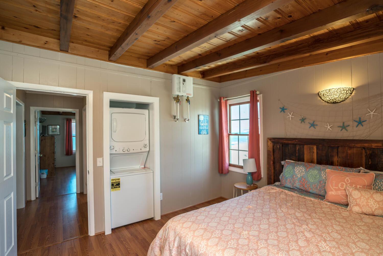 Oceanfront family fun home and dog friendly! Coastal Coop