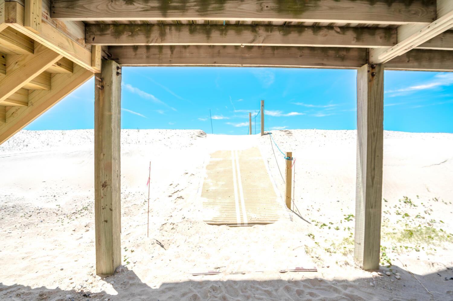 Oceanfront family fun home and dog friendly! Coastal Coop