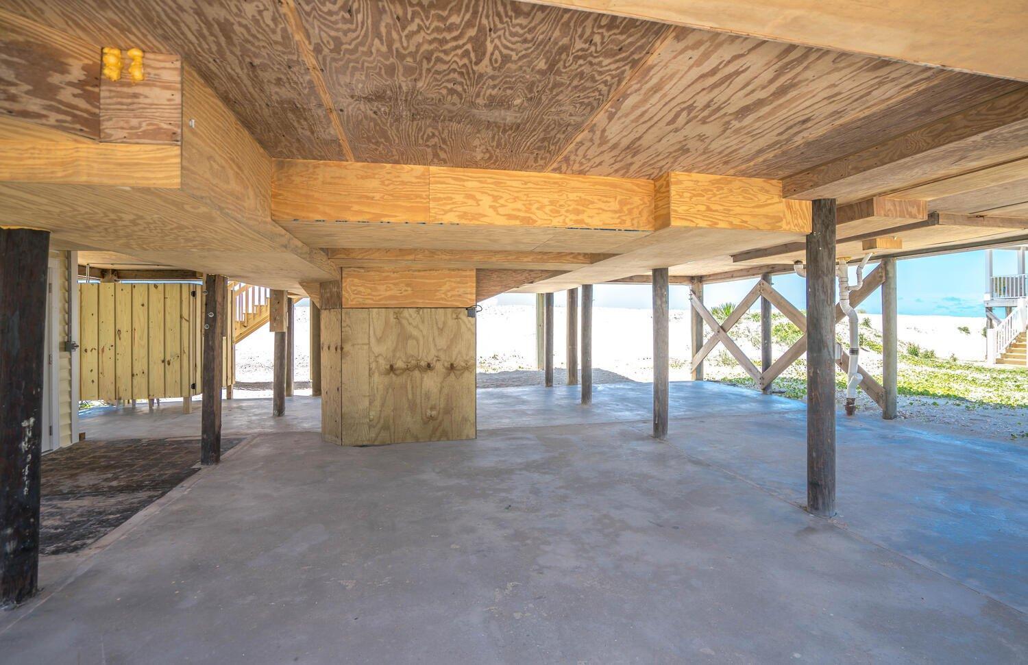 Oceanfront family fun home and dog friendly! Coastal Coop