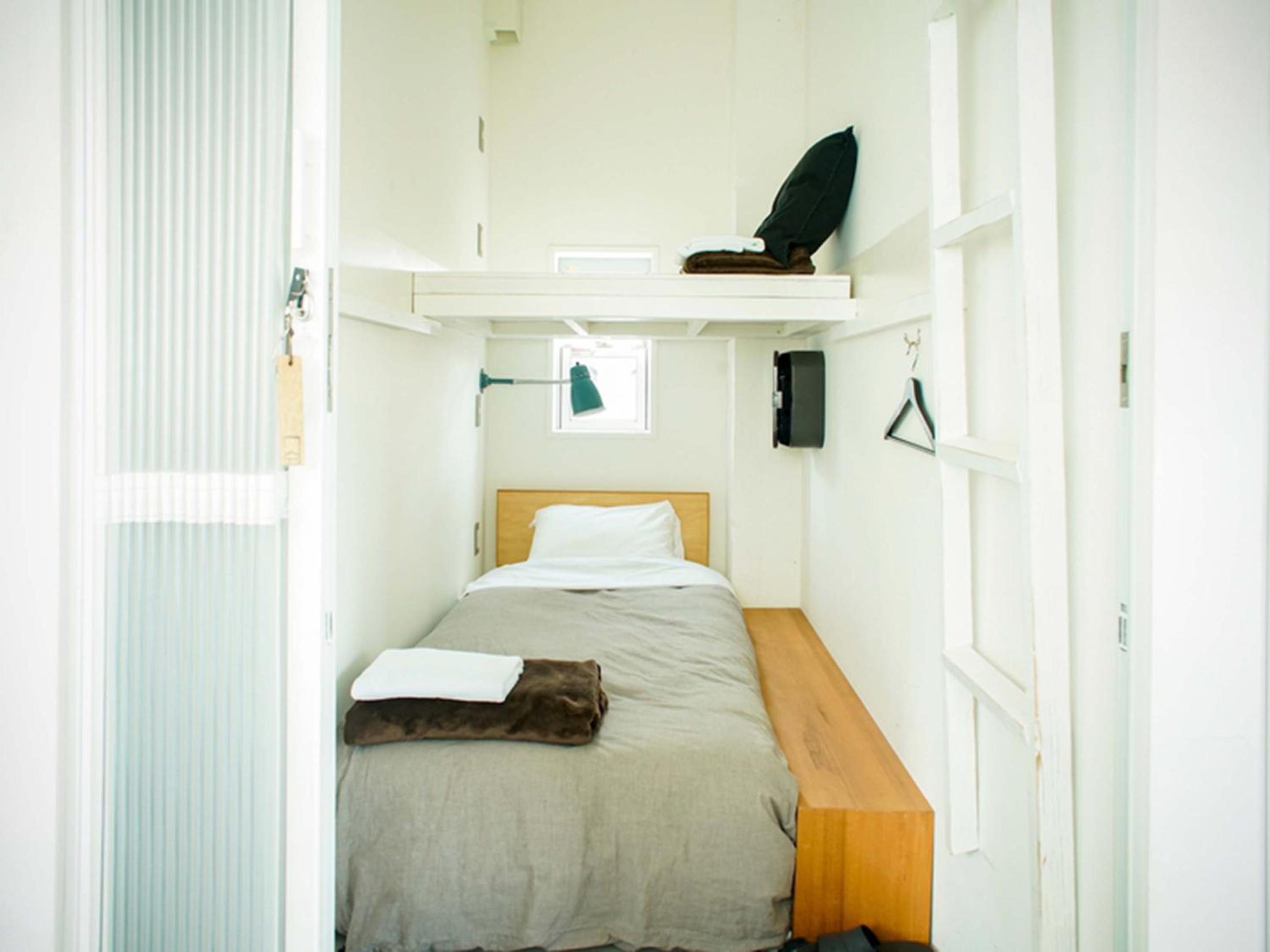 ROUTE - Cafe and Petit Hostel
