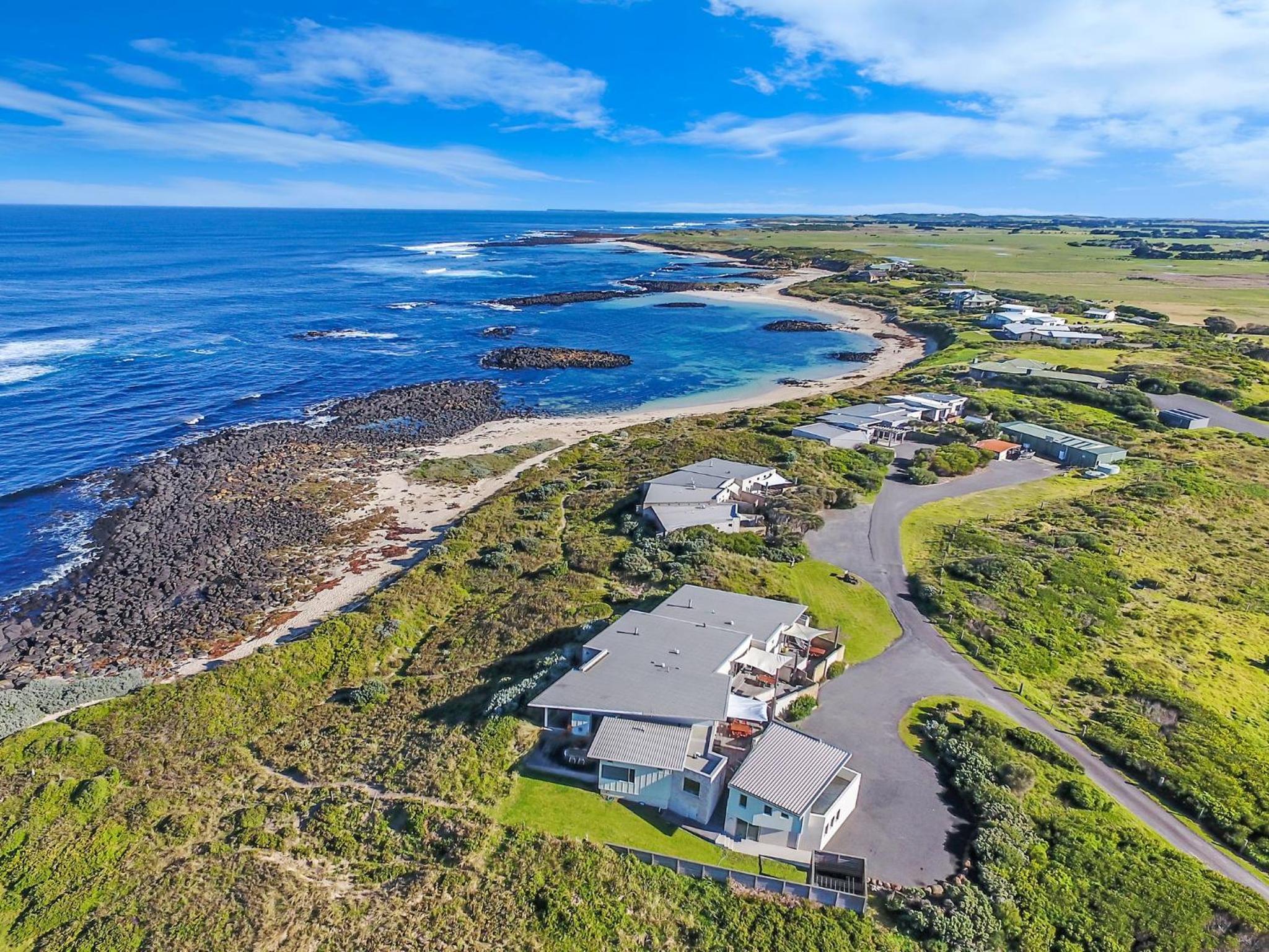 Hearns Beachside Villa 8