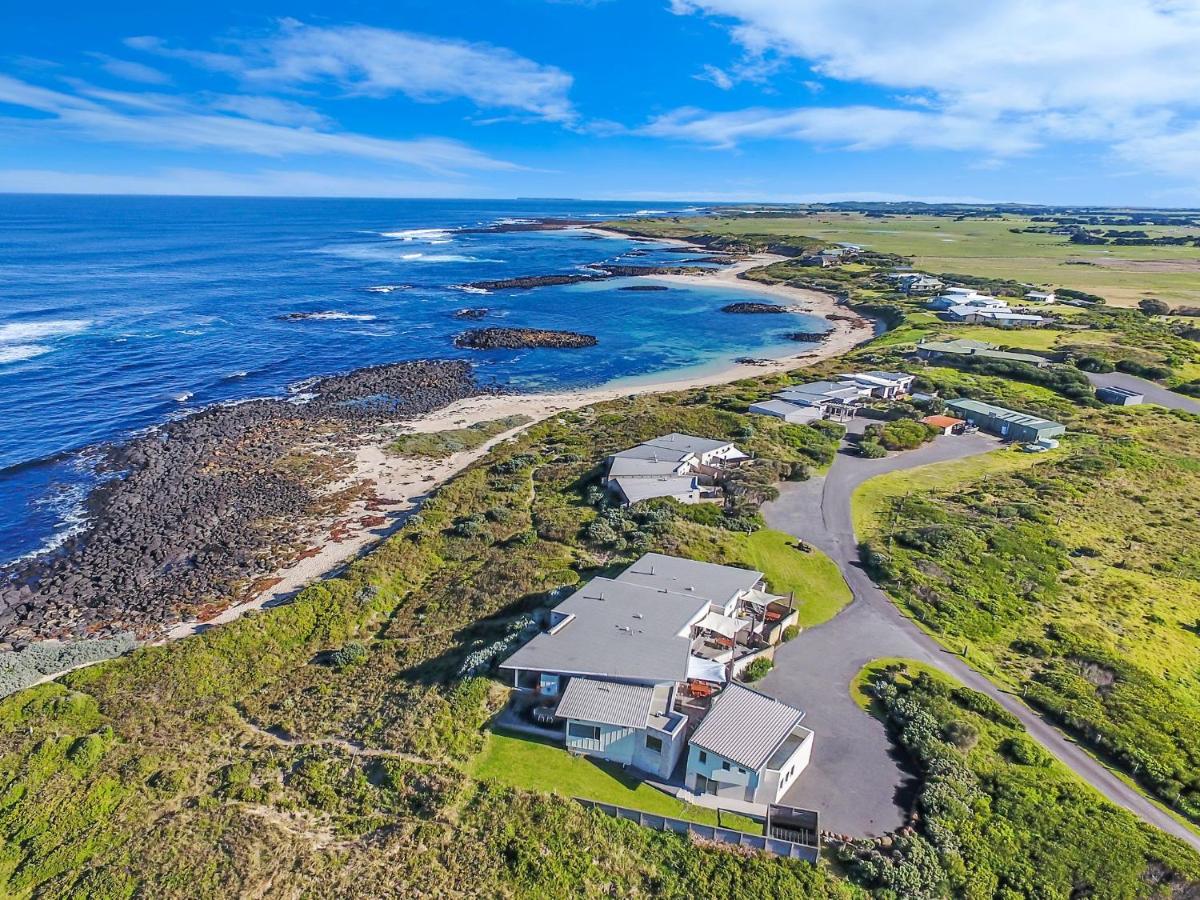 Hearns Beachside Villa 7