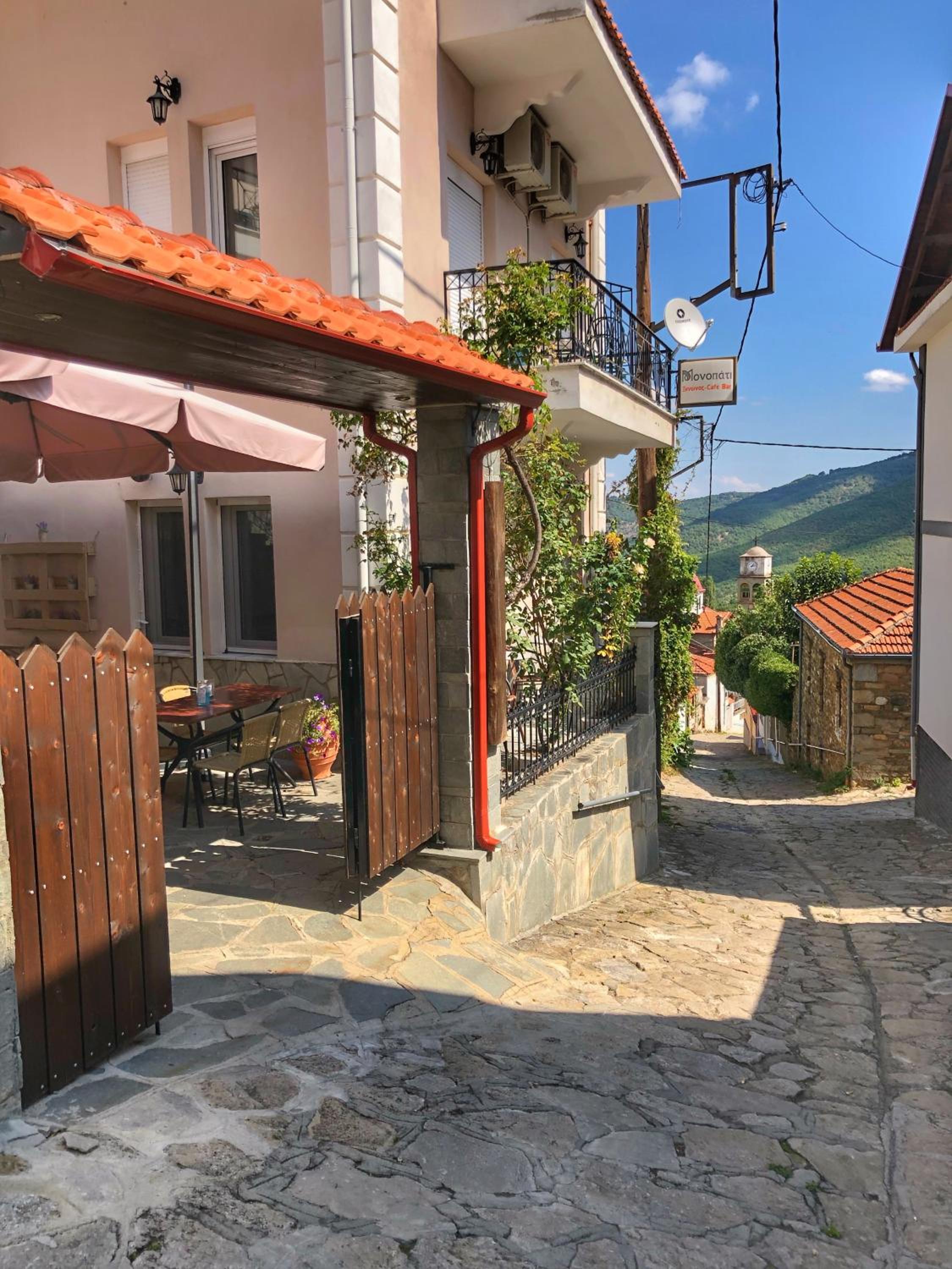 Guesthouse Monopati - Ξενώνας Μονοπάτι view 3