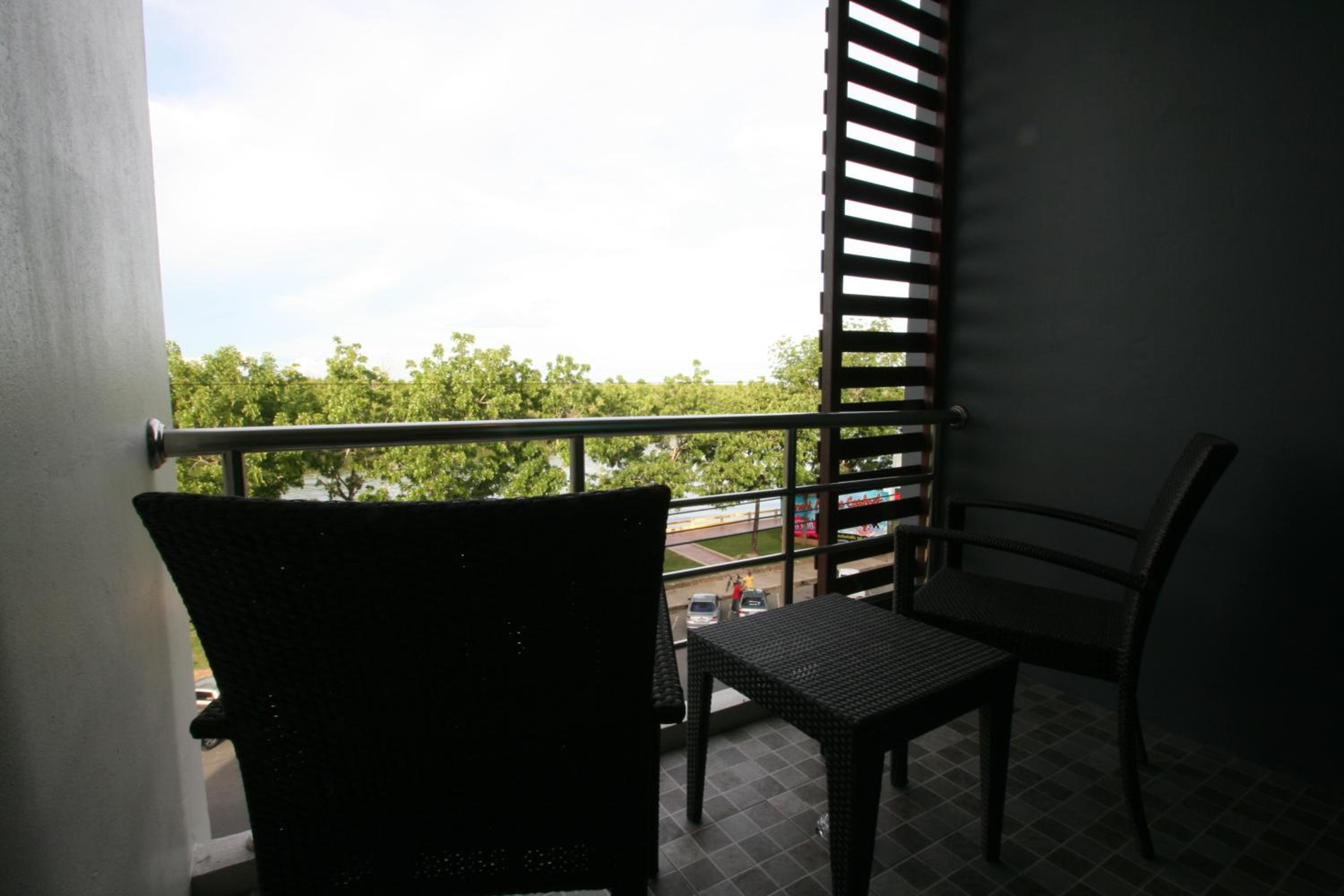 Apo Hotel
