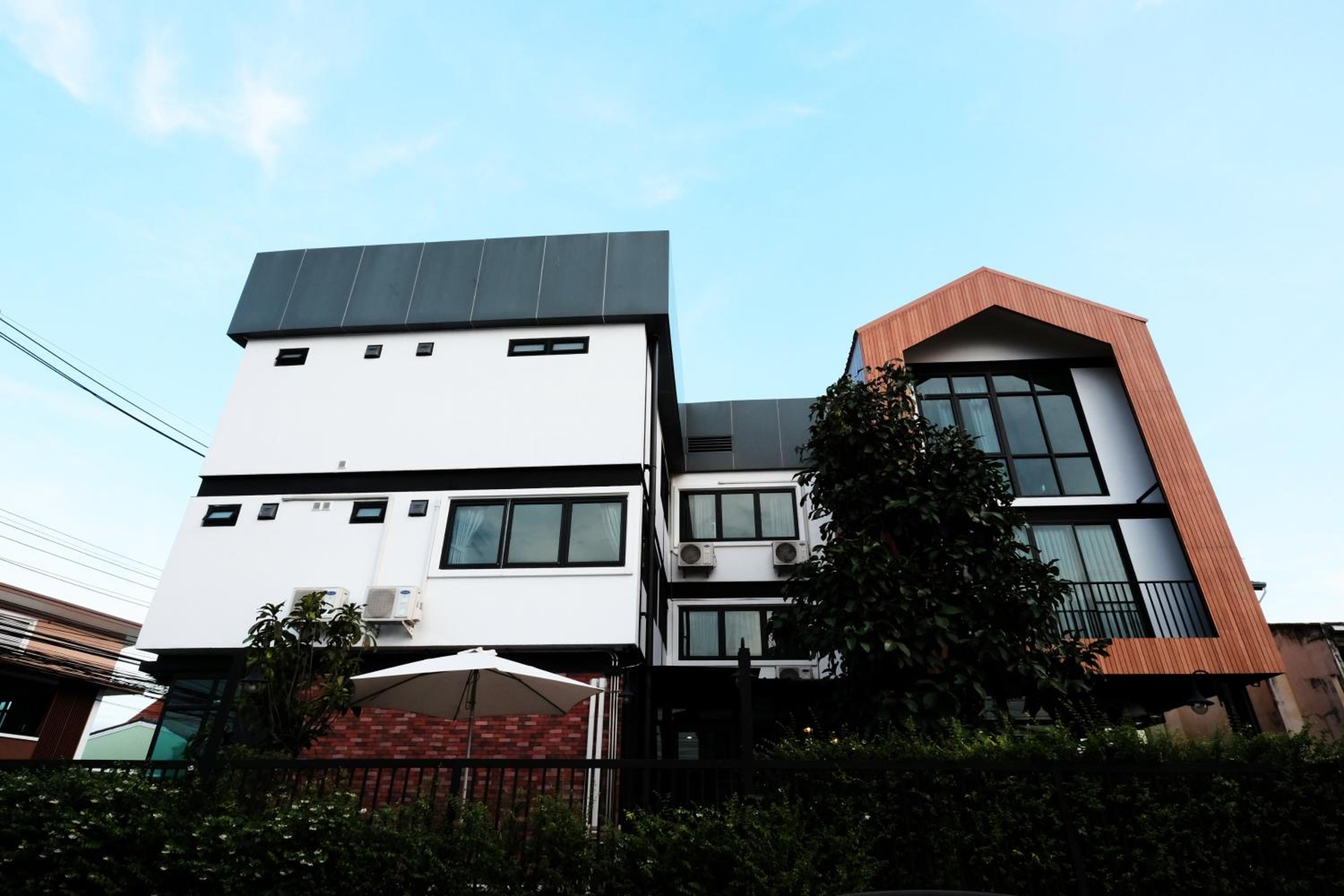Wayha Hostel Don Mueang Airport