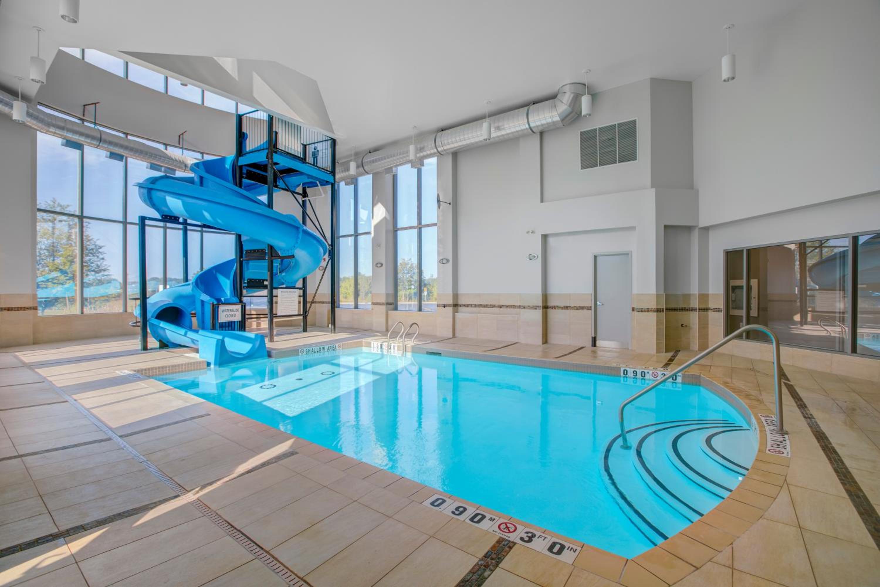 Woodstock Vacations - Holiday Inn Express  Suites - Woodstock, ON CANADA - Property Image 3