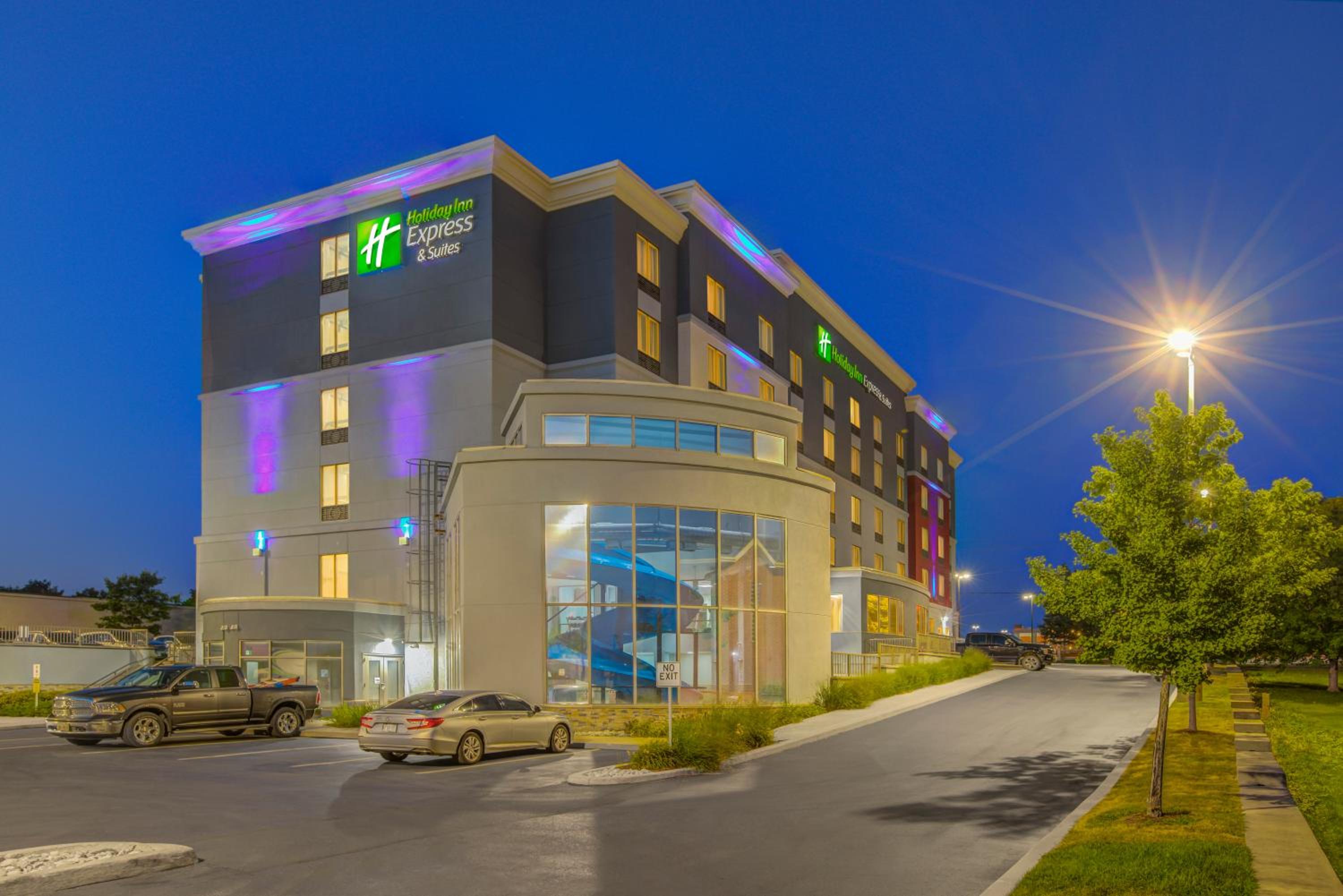 Woodstock Vacations - Holiday Inn Express  Suites - Woodstock, ON CANADA - Property Image 4