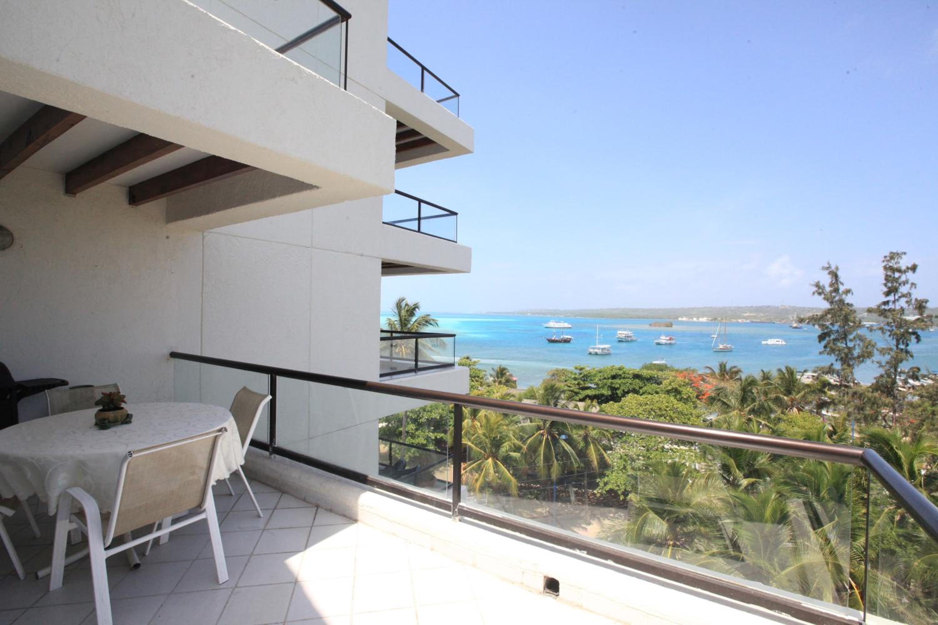 Apartamento en el Centro de San Andrés Islas con vista al mar- Edificio Bay Point 703