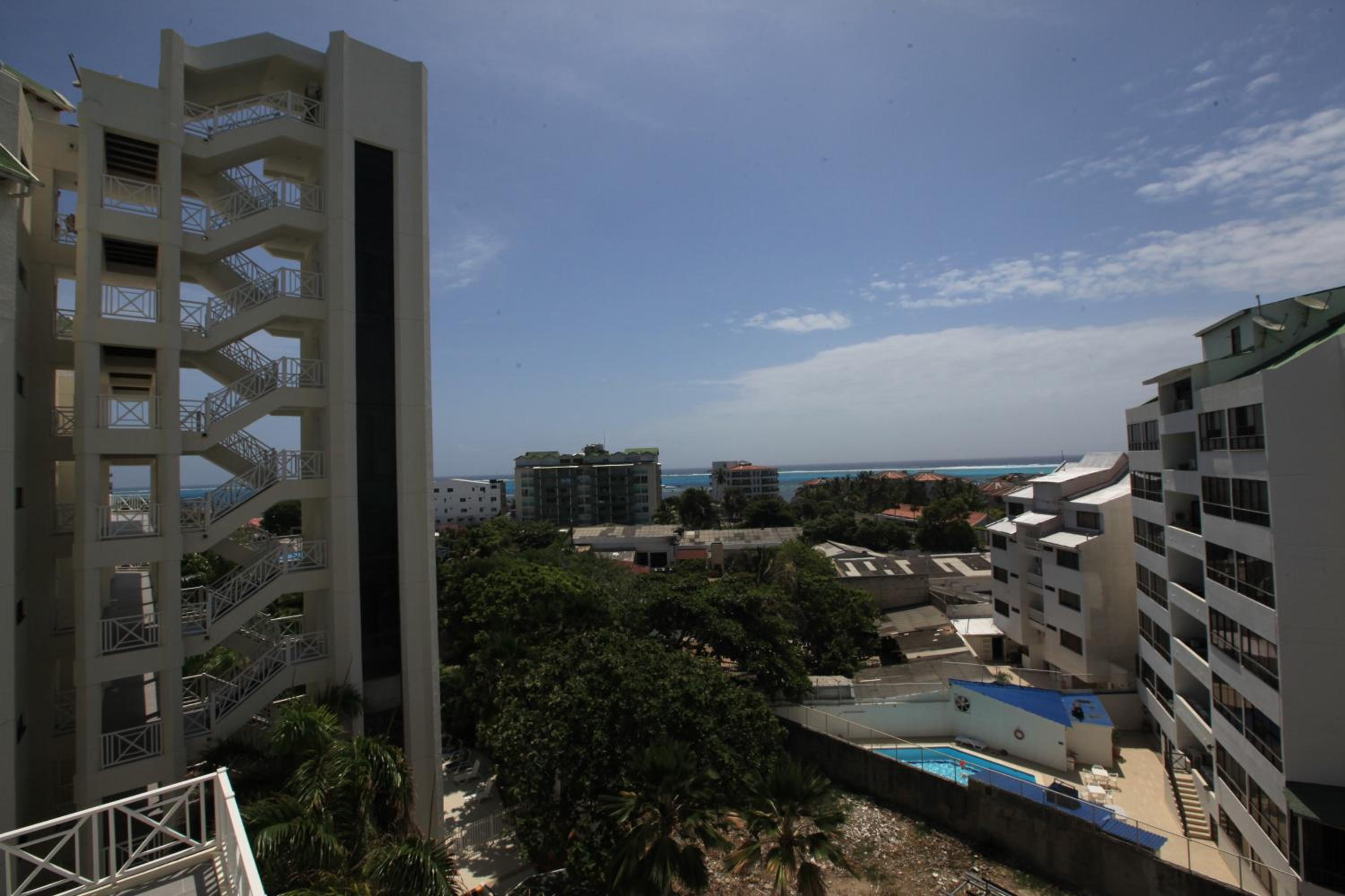 Apartamento en el Centro de San Andrés Islas con vista al mar- Edificio Bay Point 703