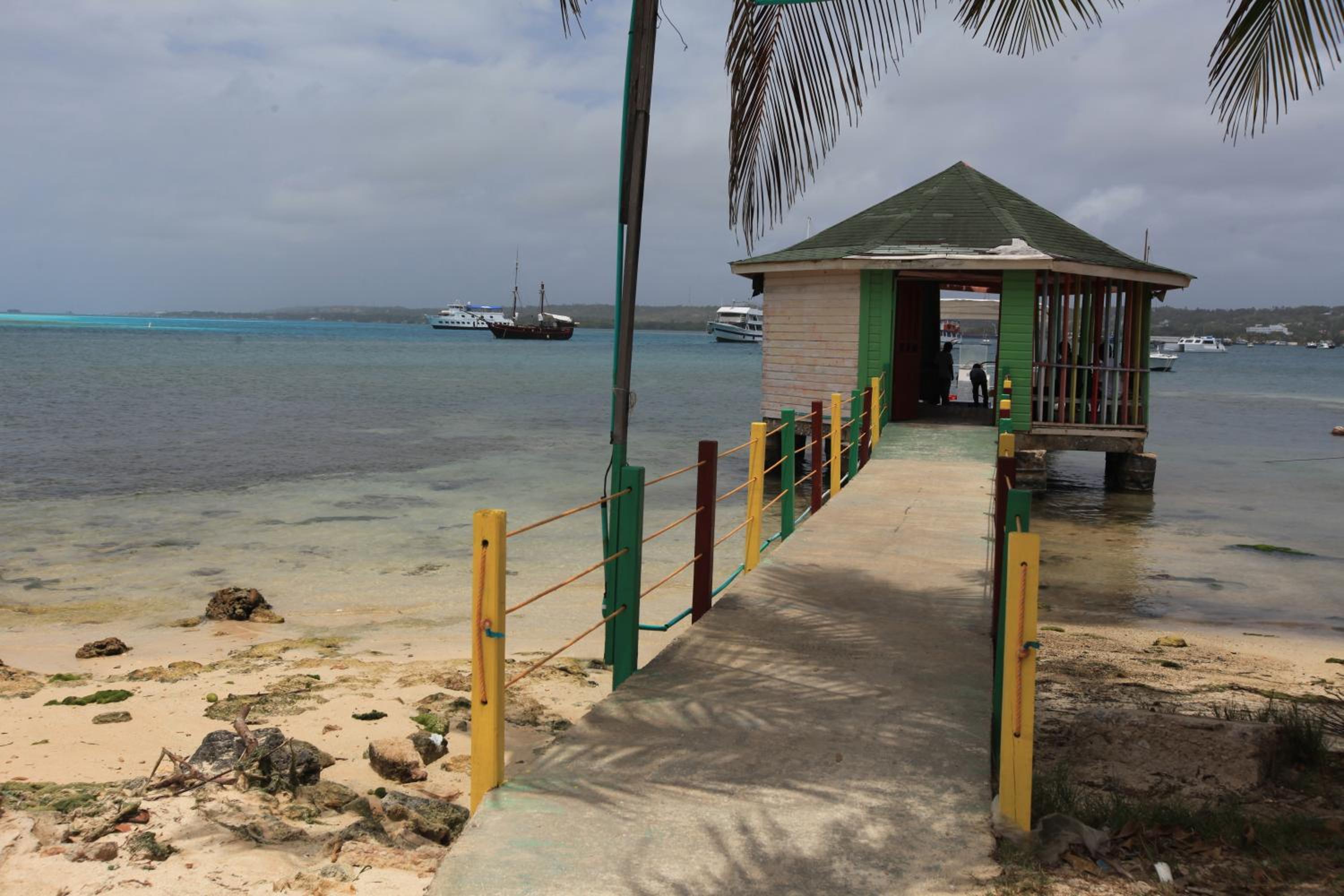 Apartamento en el Centro de San Andrés Islas con vista al mar- Edificio Bay Point 703