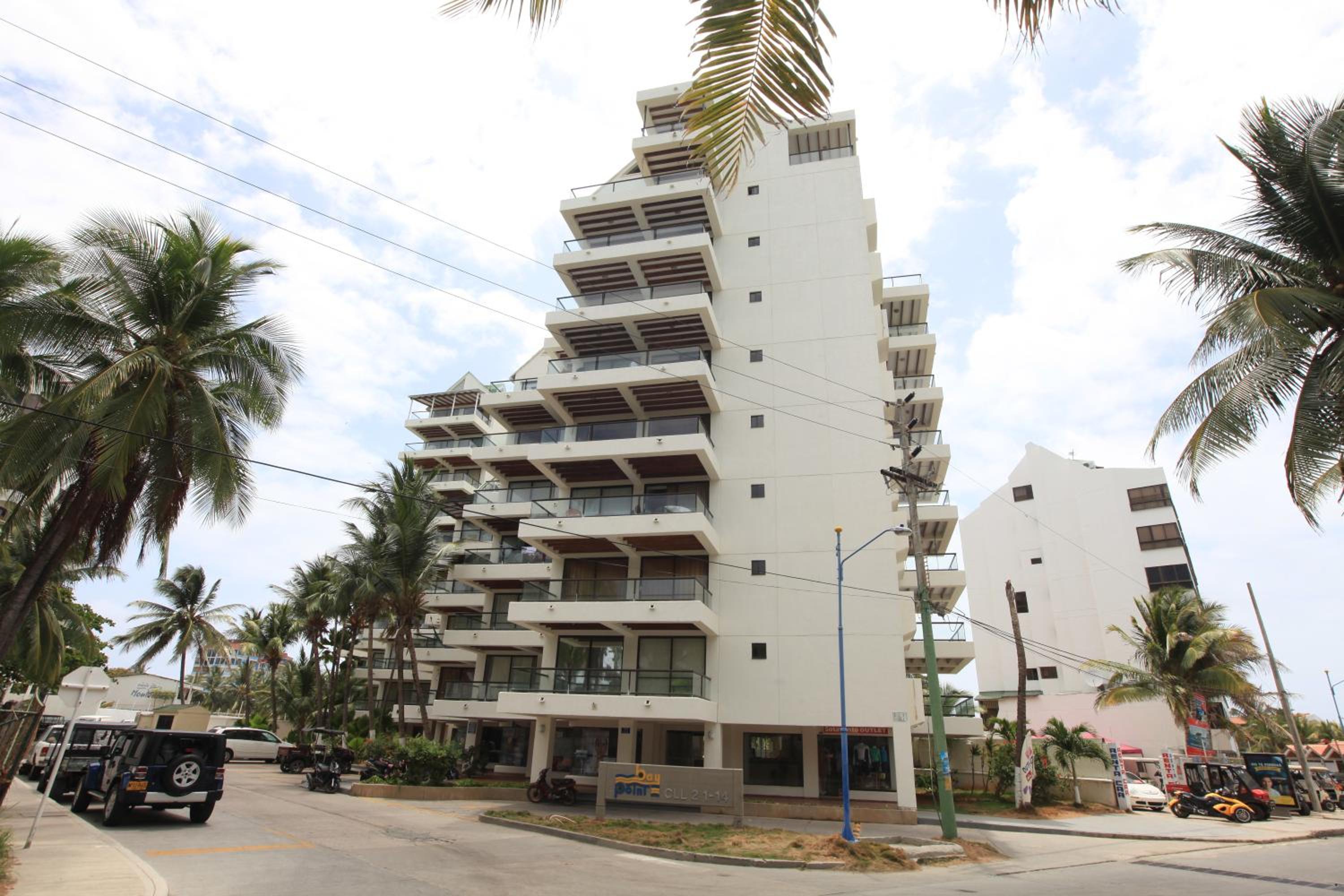 Apartamento en el Centro de San Andrés Islas con vista al mar- Edificio Bay Point 703
