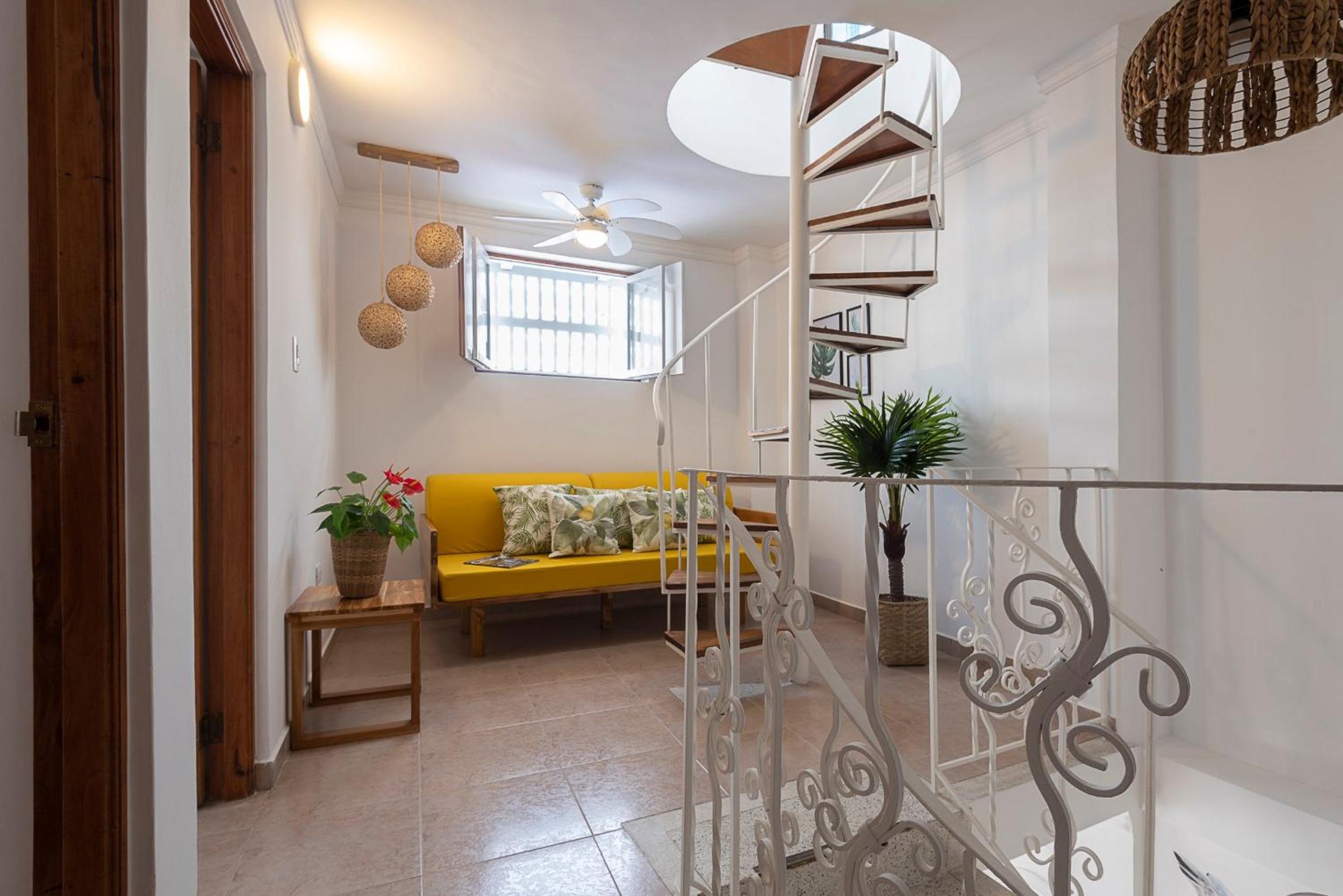 La Casita Azul Cozy Colonial House at Centro Historico with Rooftop and Jacuzzi