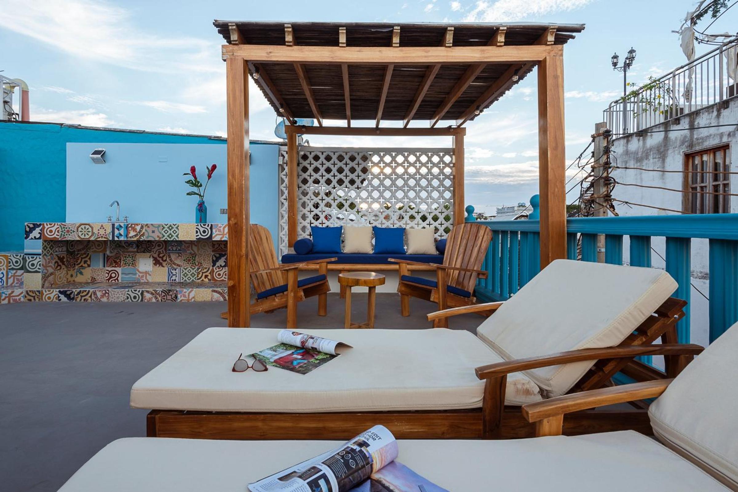 La Casita Azul Cozy Colonial House at Centro Historico with Rooftop and Jacuzzi