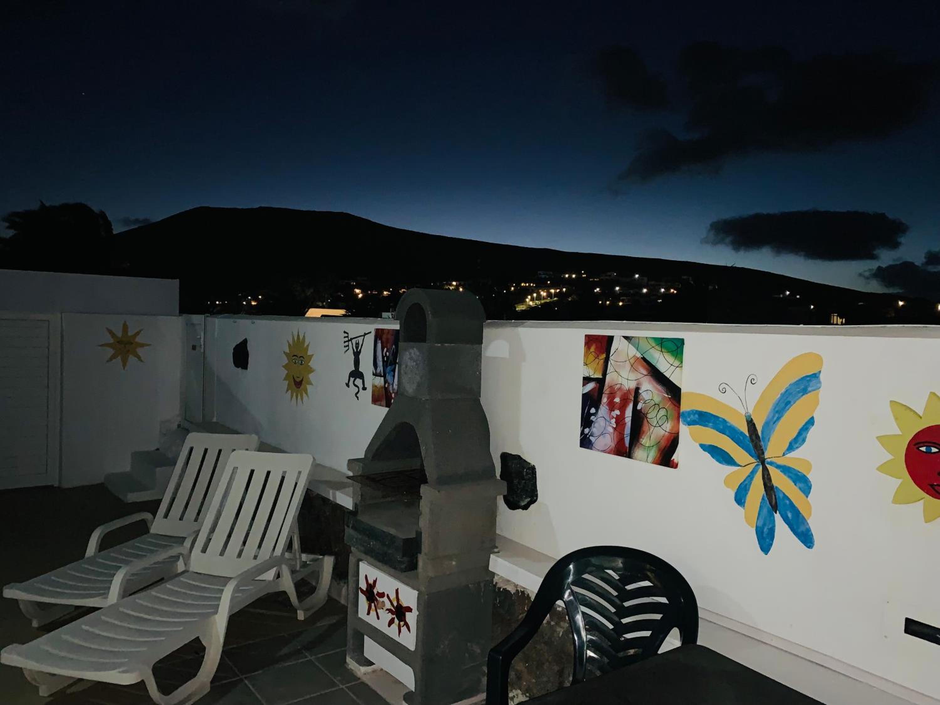 Artsy Casa Timanfaya, Playa Blanca view 5
