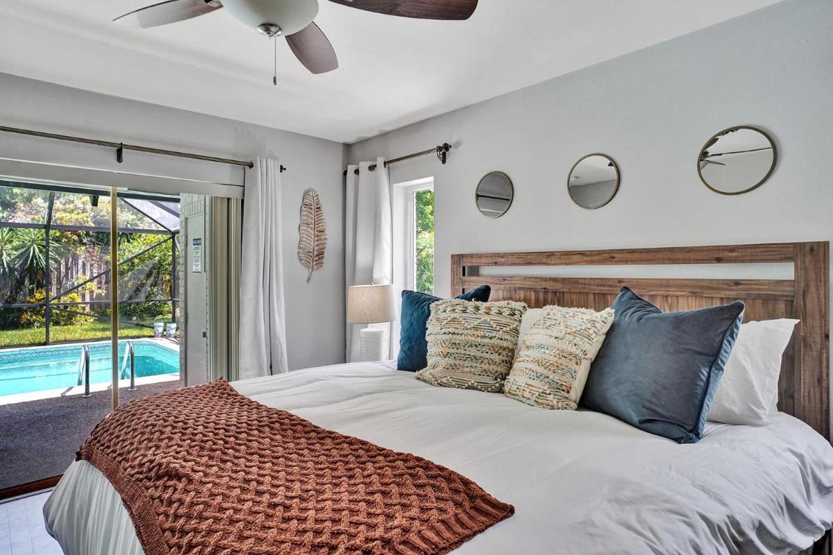 Family Friendly Home- 7 Minutes from the Beach! view 3