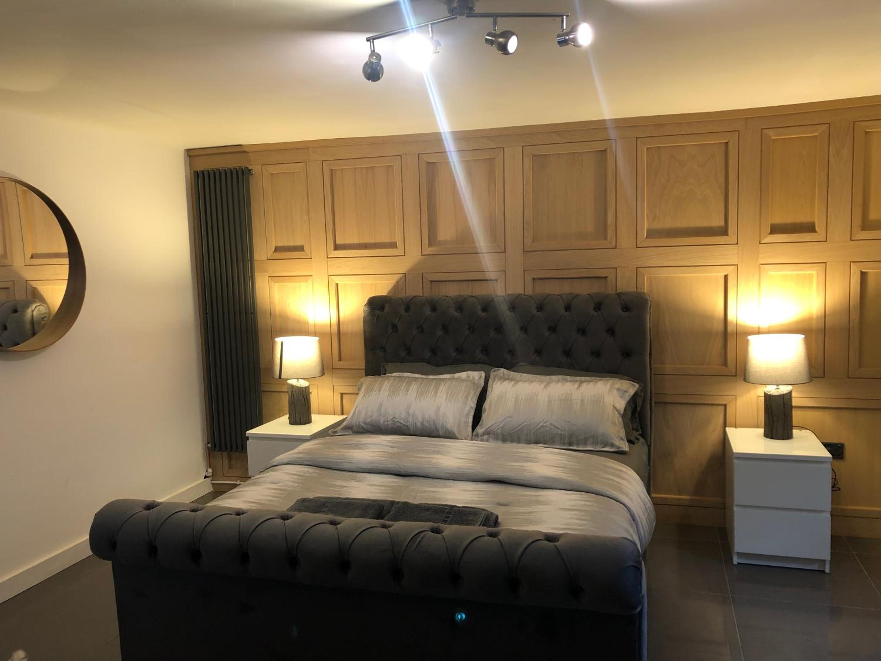 Hendham House - Near Etihad Stadium, CoOp Live Arena, AO Arena, Piccadilly Train Station & Manchester City Centre