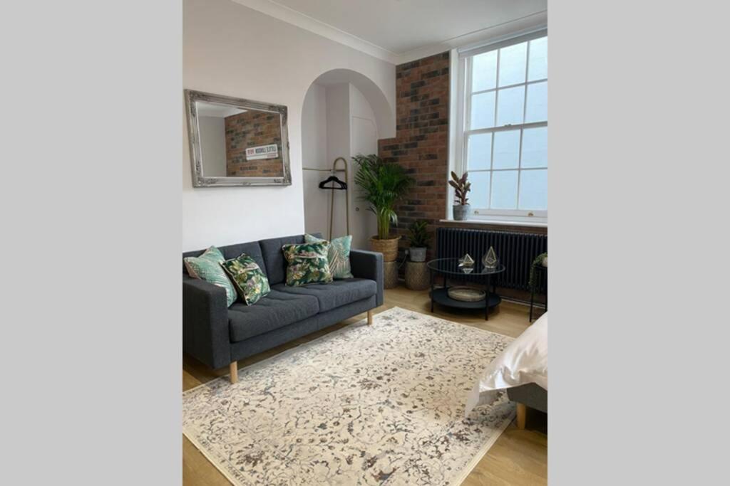 City Centre Entire Studio Apartment- Self check in view 4