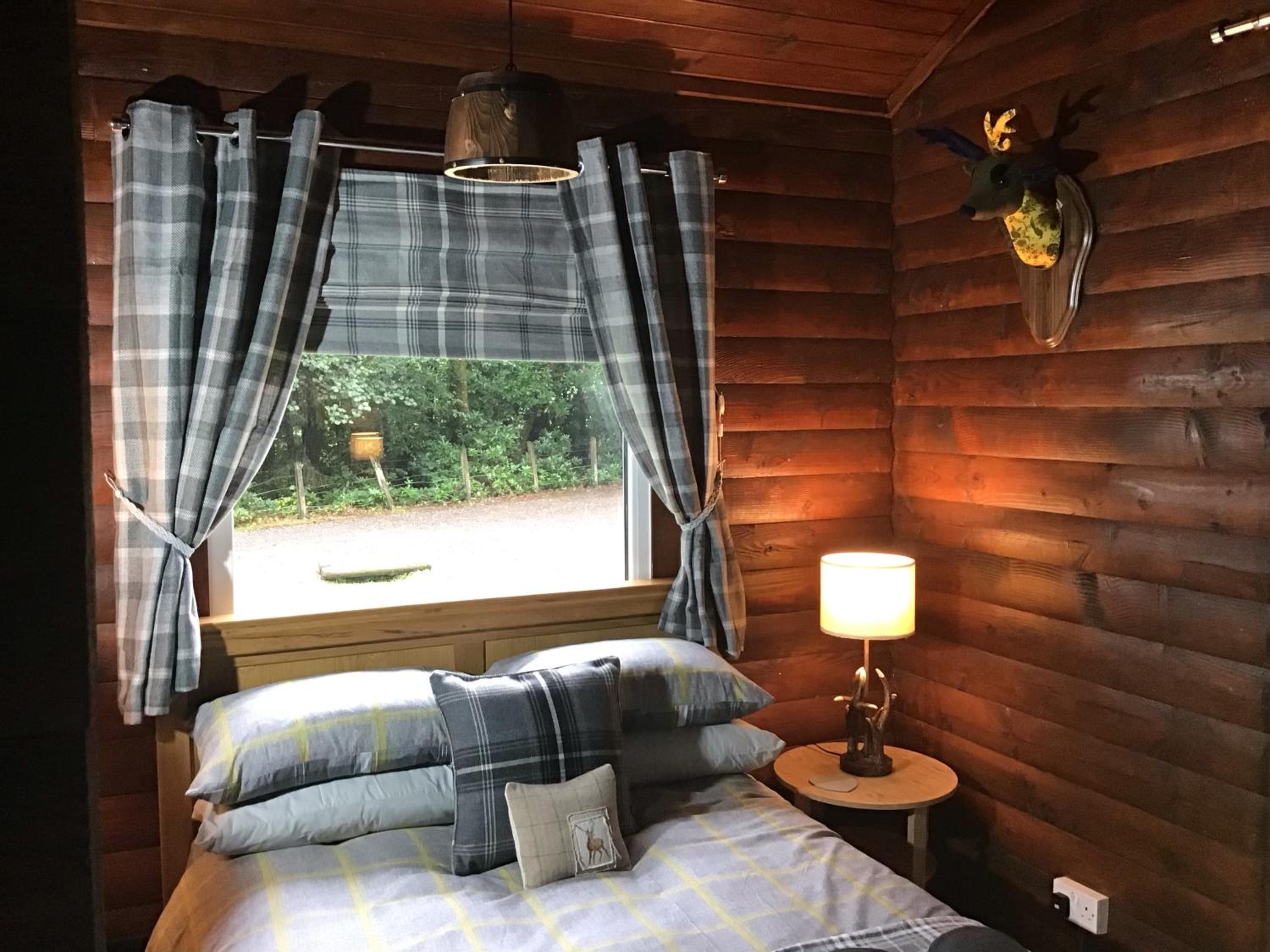 Antler Lodge Traditional Log Cabin view 4