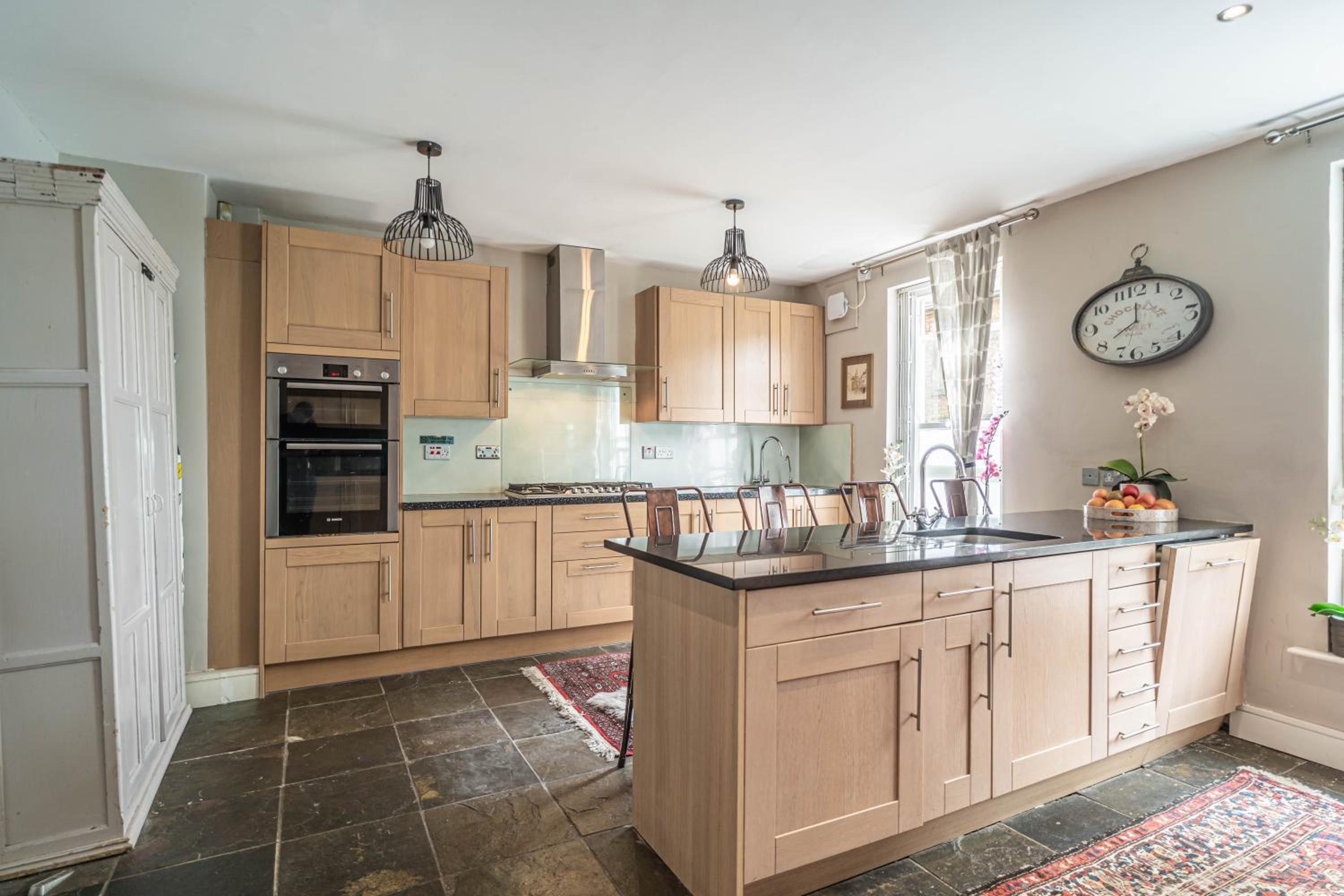 House close to kings cross