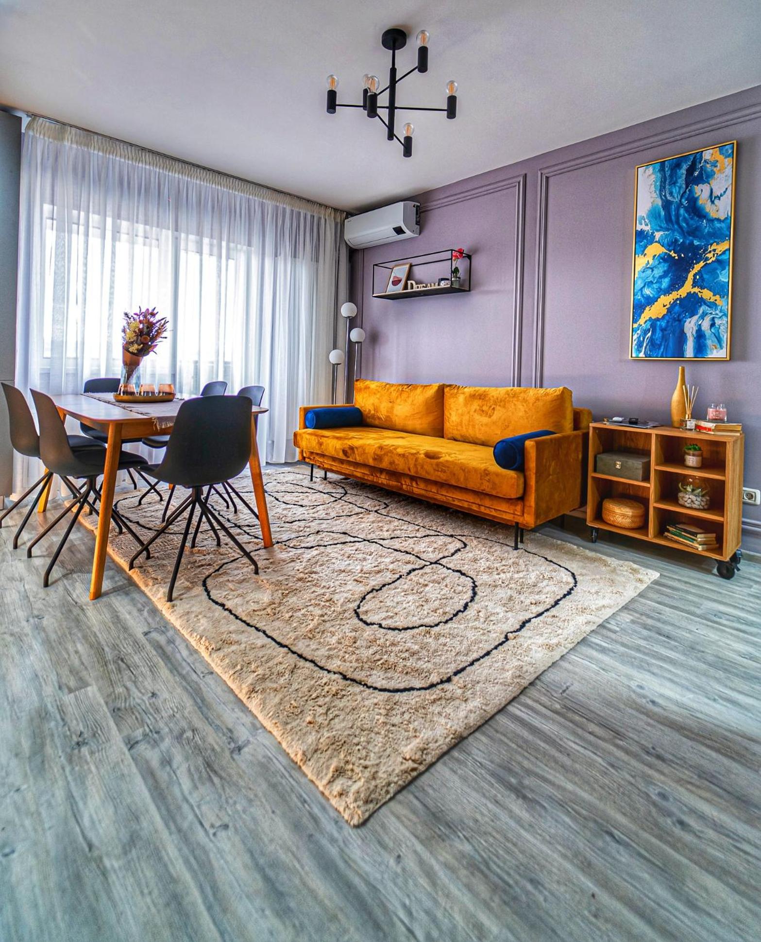 Delux Suite - Apartament 100 de m2 cu 3 camere și parcare gratuită, lângă Arena Mall in Centrul Bacău view 3