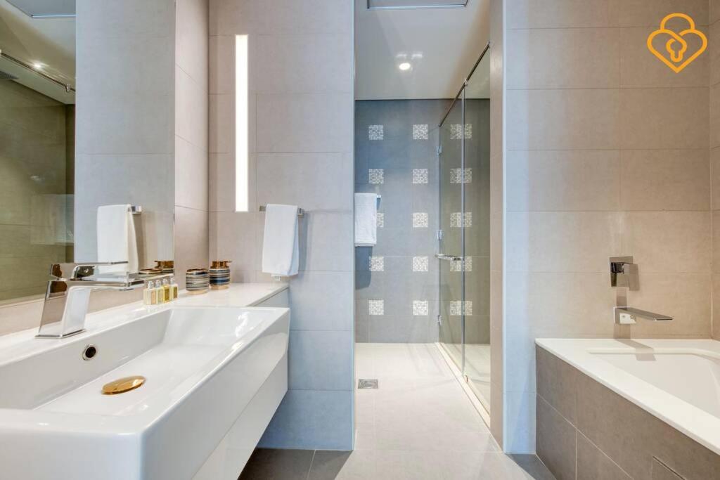 Keysplease New Beautiful 1 B/R Apt, Atria Tower Business Bay