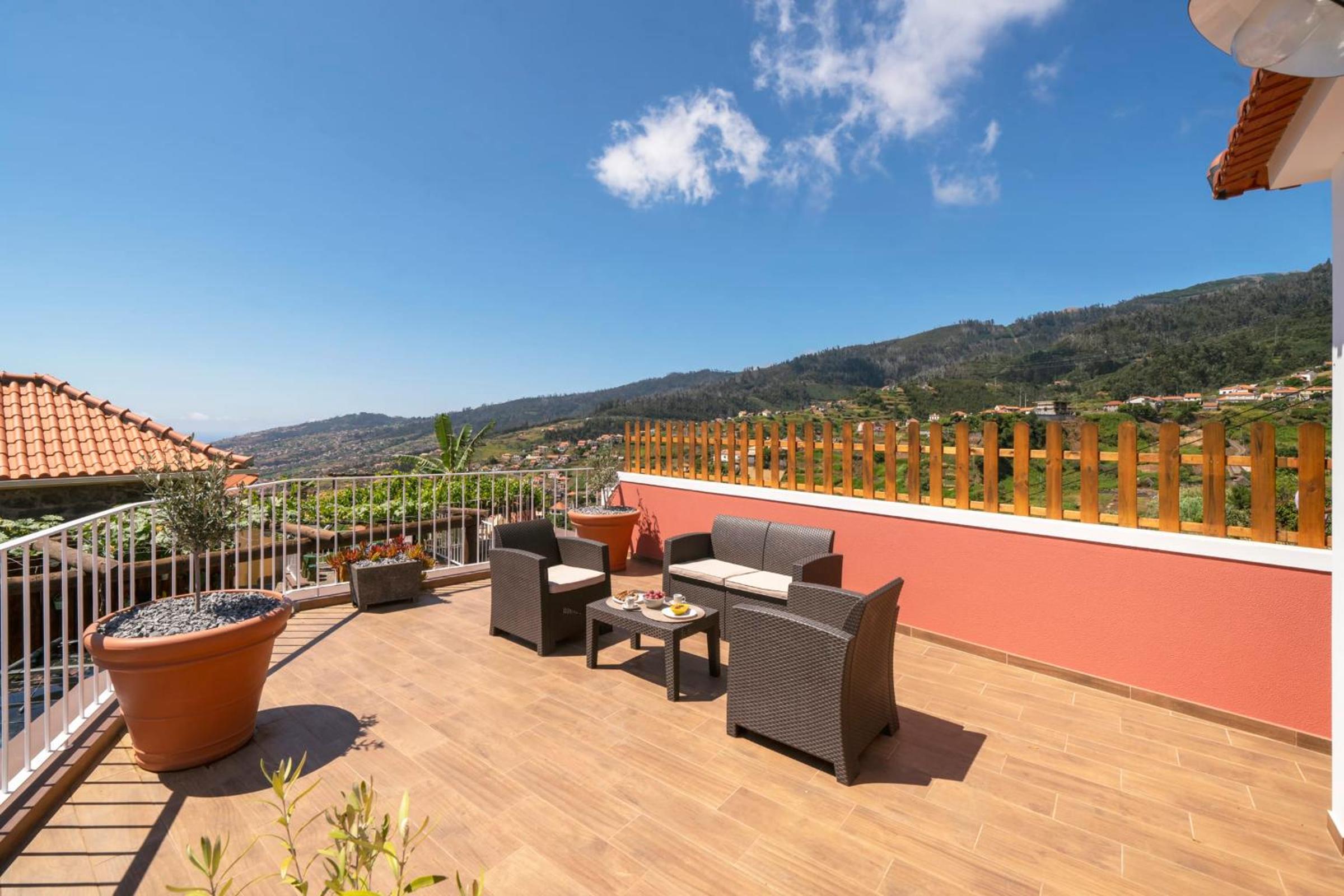Casa do Cavalo das Florenças by An Island Apart view 4