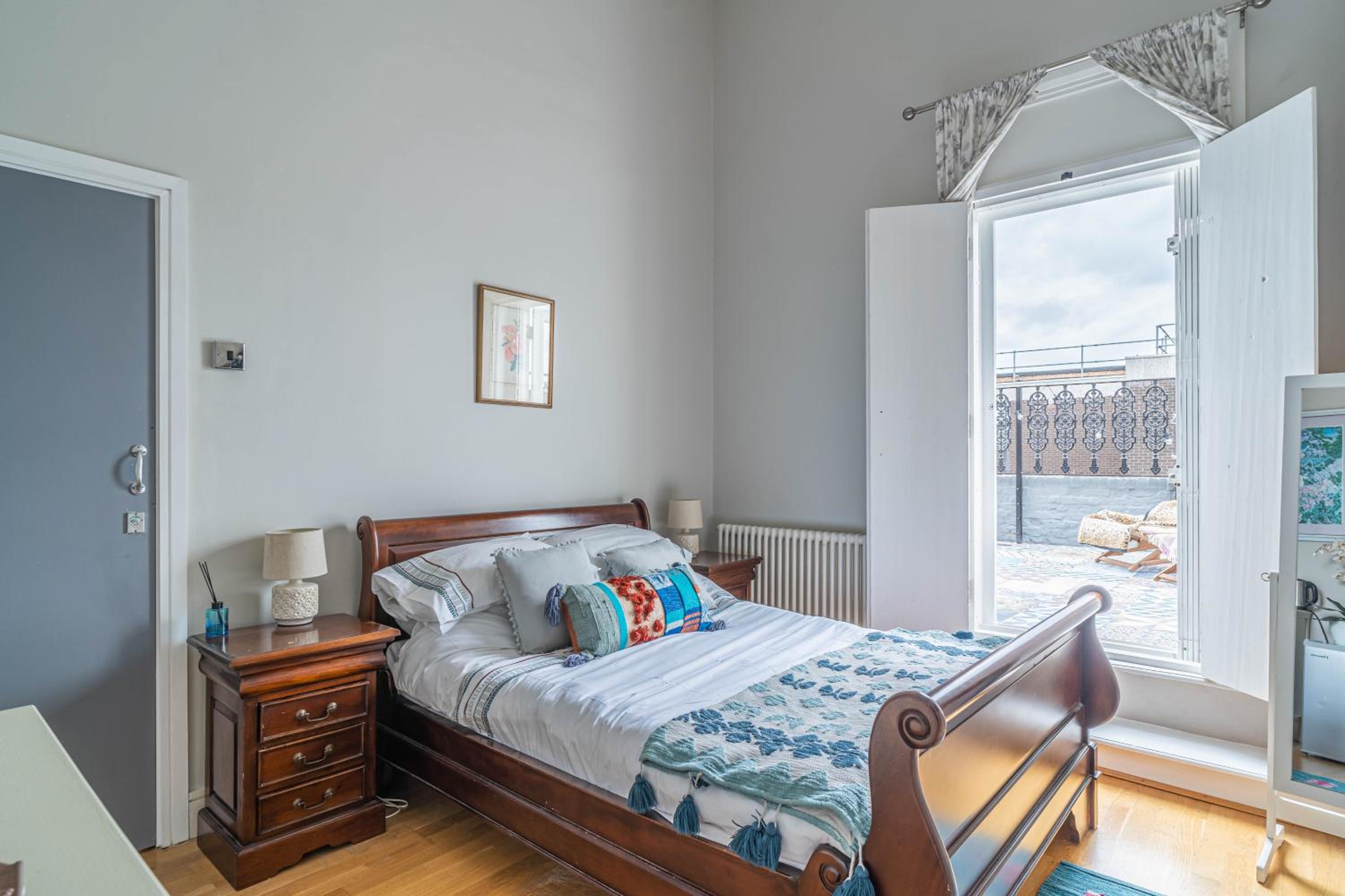 House close to kings cross