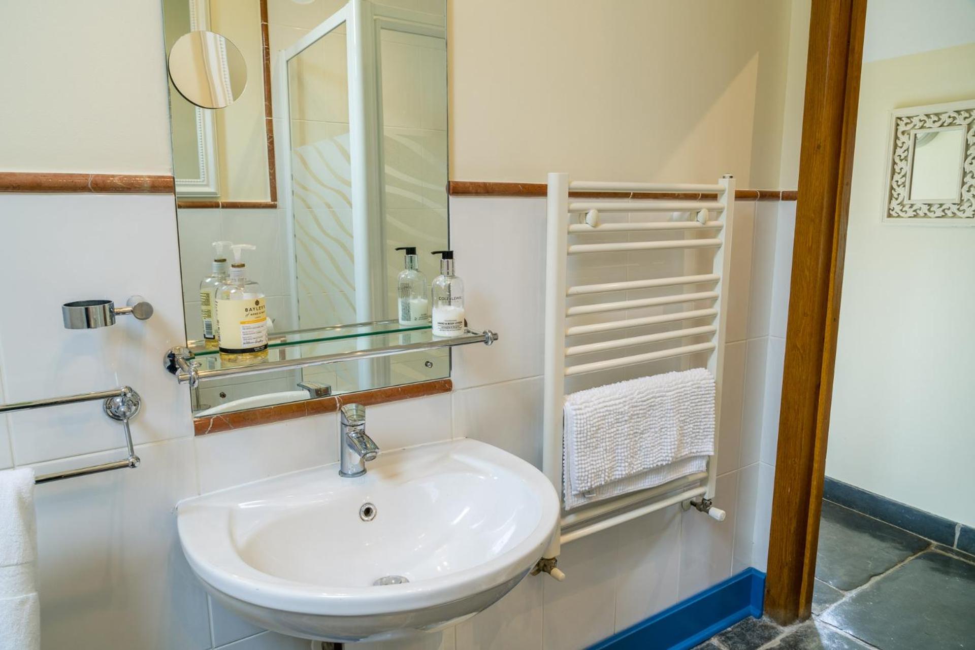 Idyllic Suite at Lower Fields Farm, photo 42