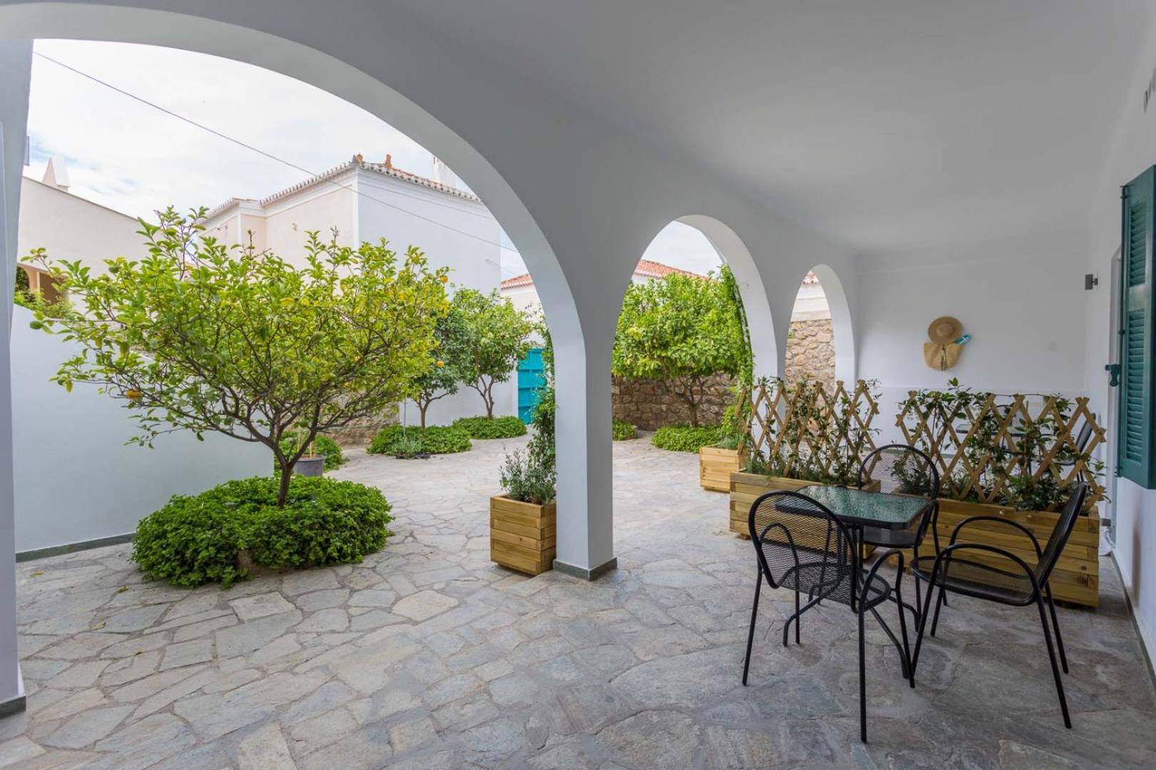 Aria Apartments photo 2