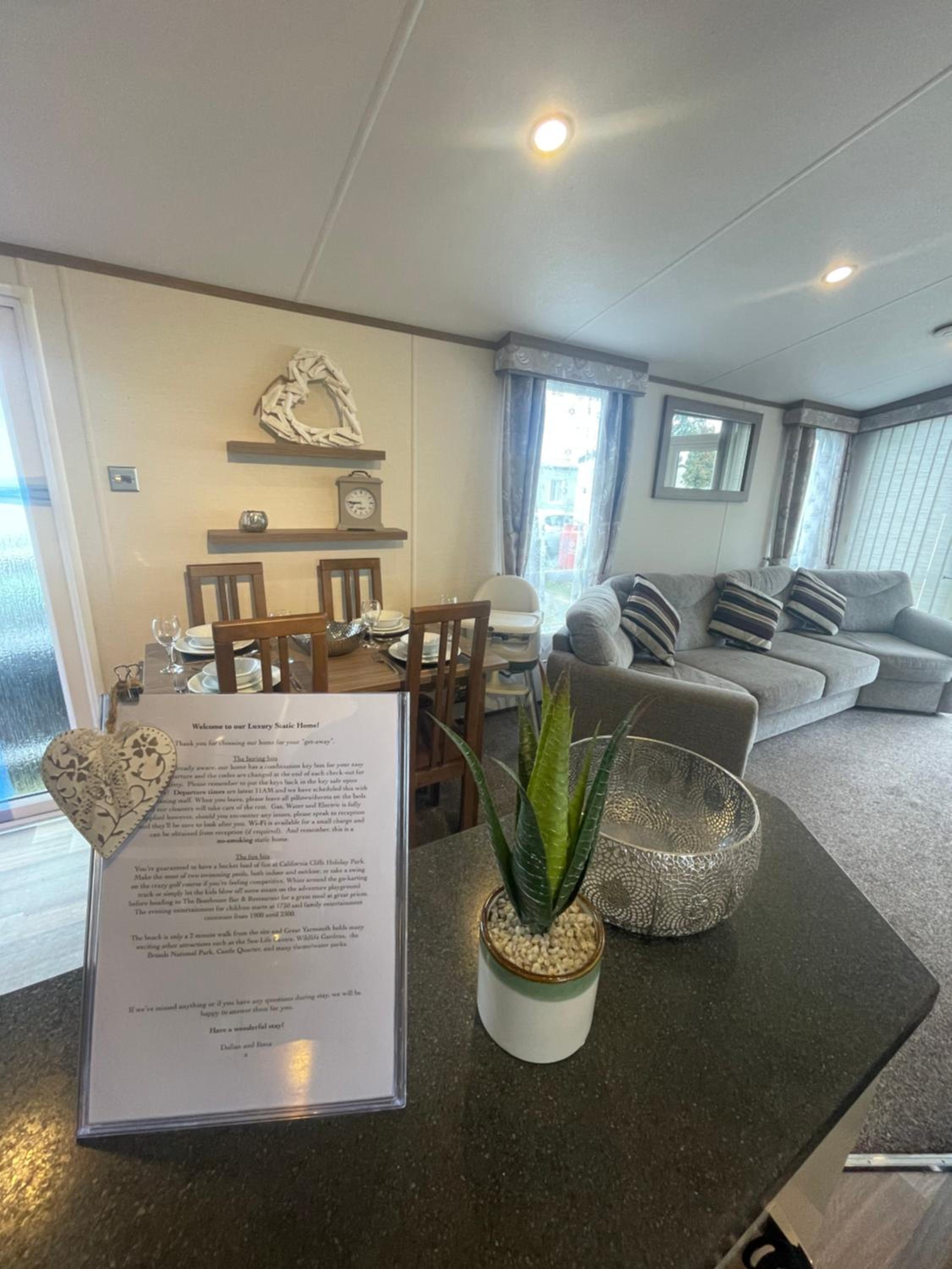 Luxury Static Home 2 Bed Sleeps 6 view 4