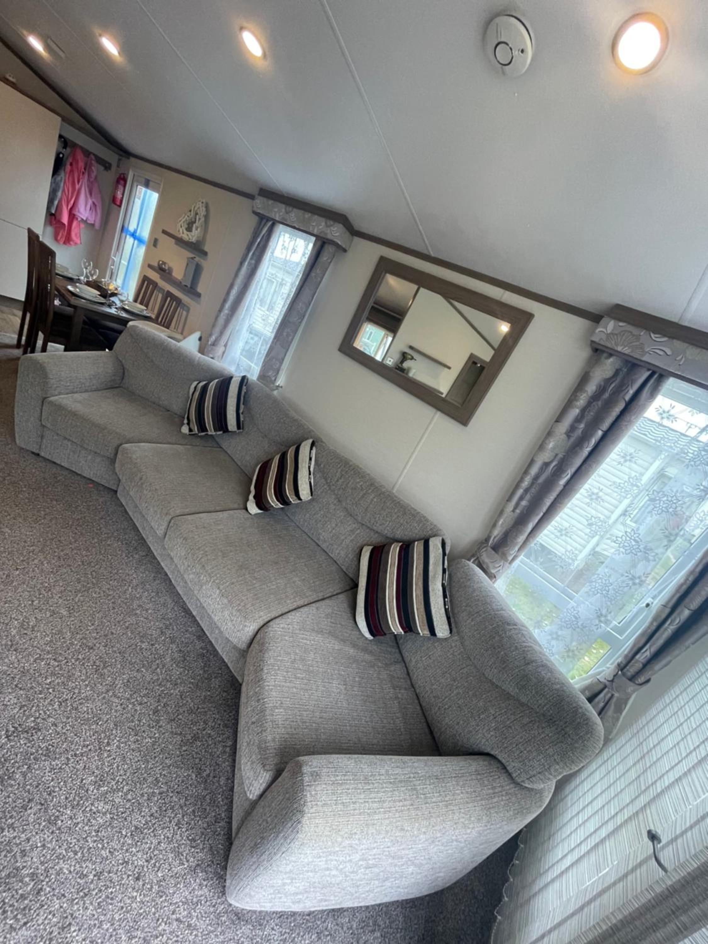 Luxury Static Home 2 Bed Sleeps 6 view 5