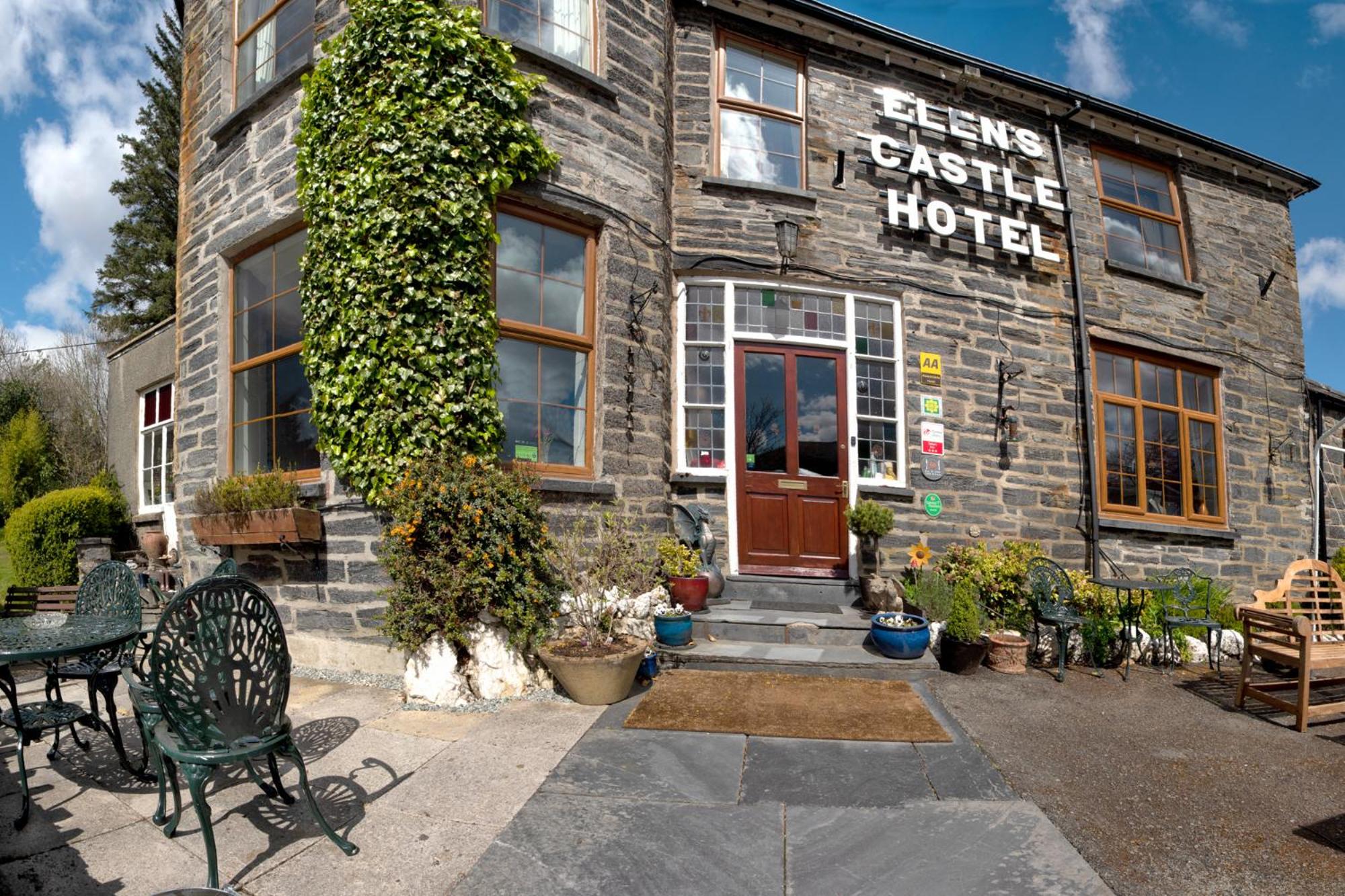 Elen's Castle Bed, Breakfast and Bar