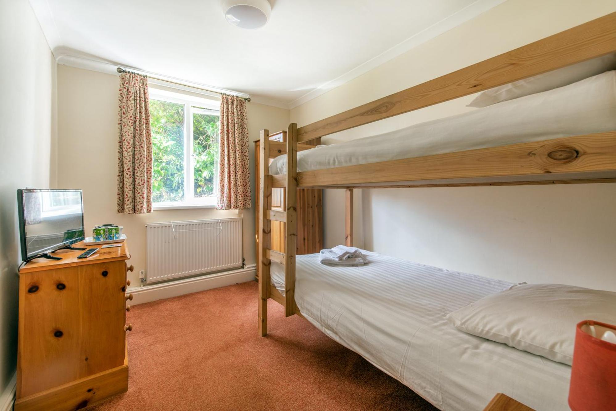 Elen's Castle Bed, Breakfast and Bar