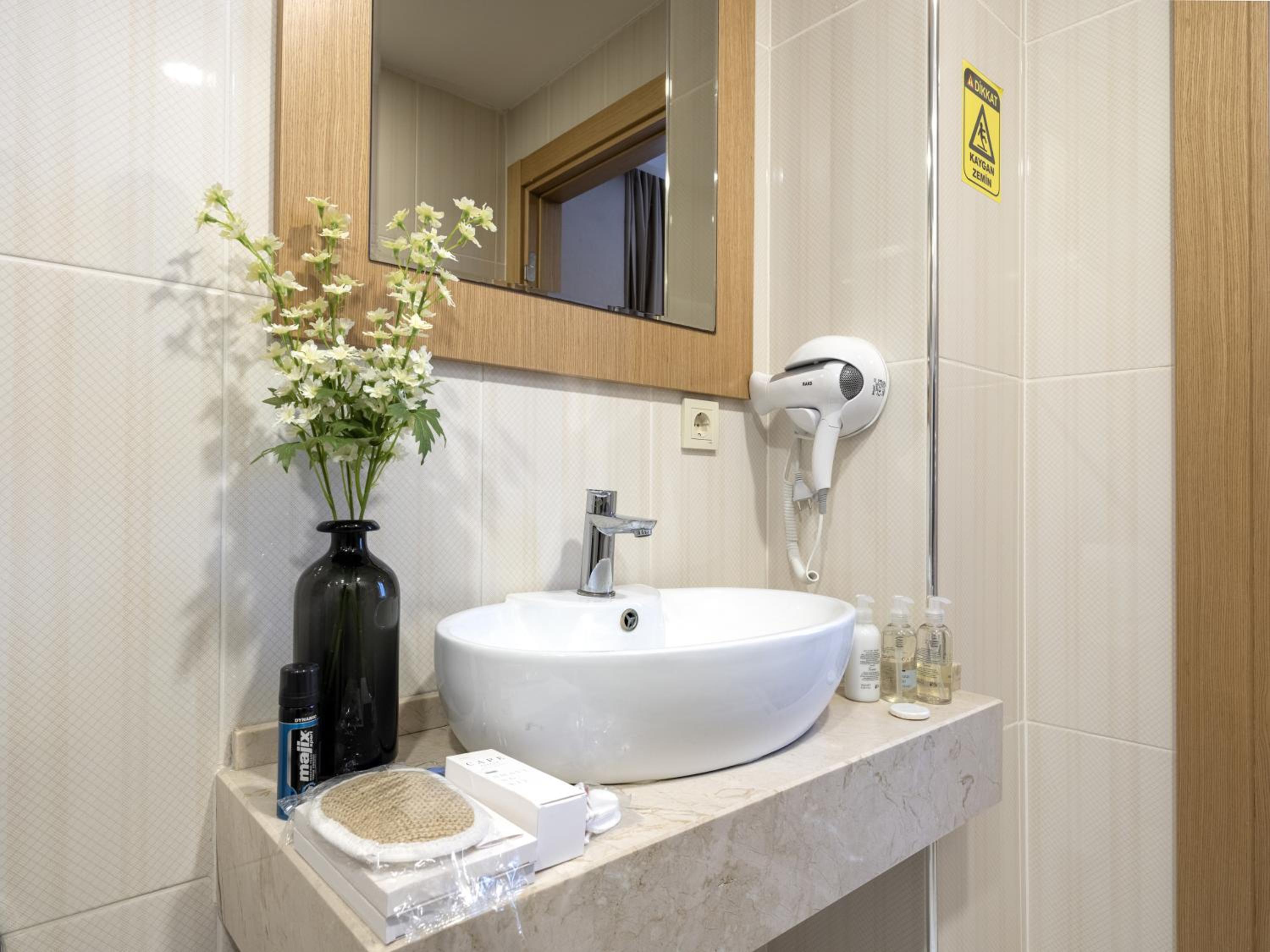 Merlin Otel İstanbul - Image 17