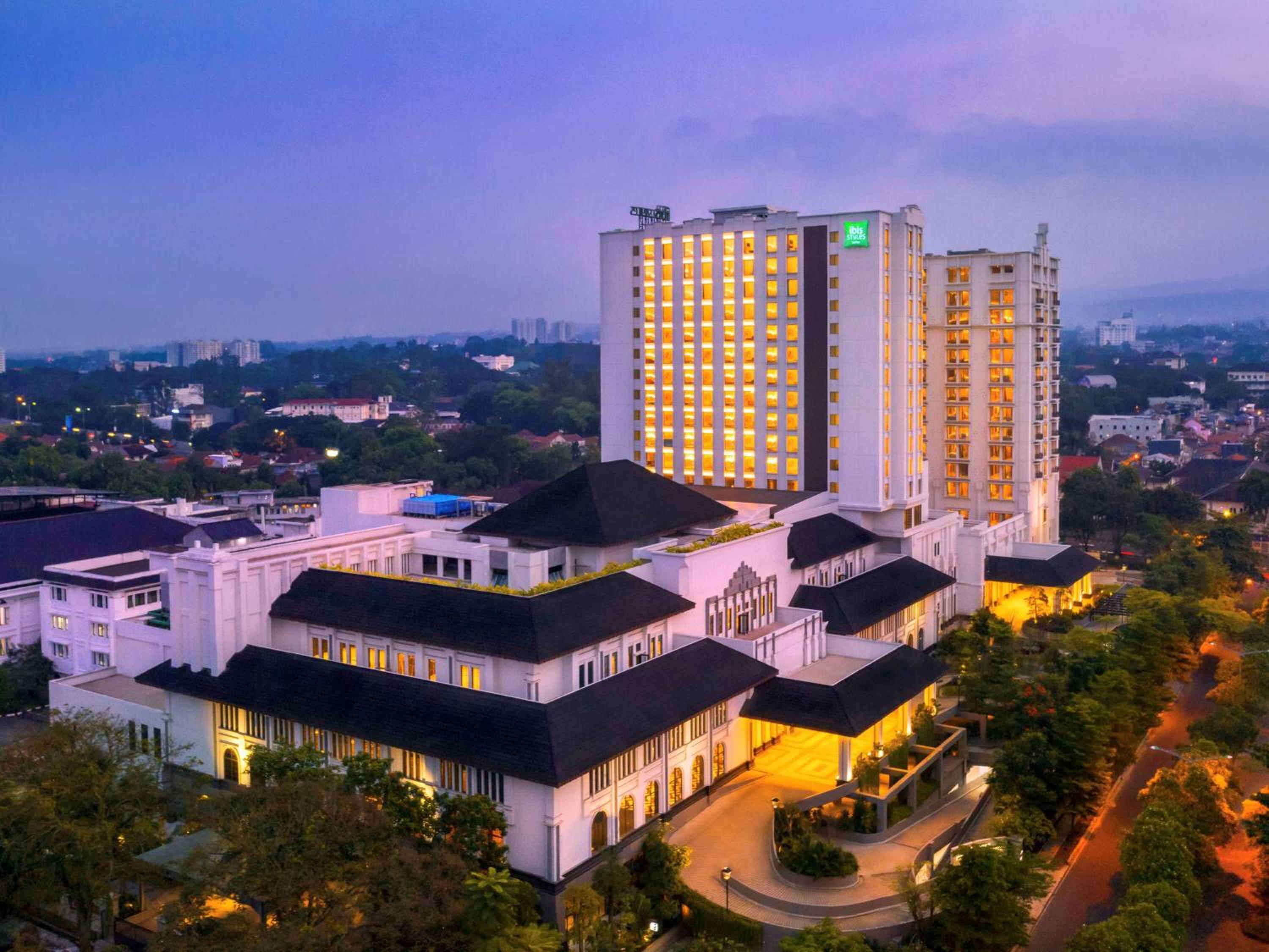 Hotel ibis Styles Bandung Grand Central - Image 1