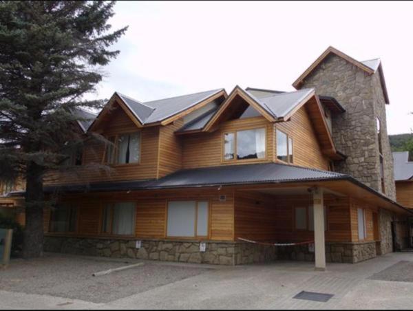 Departamento con pileta climatizada Roca