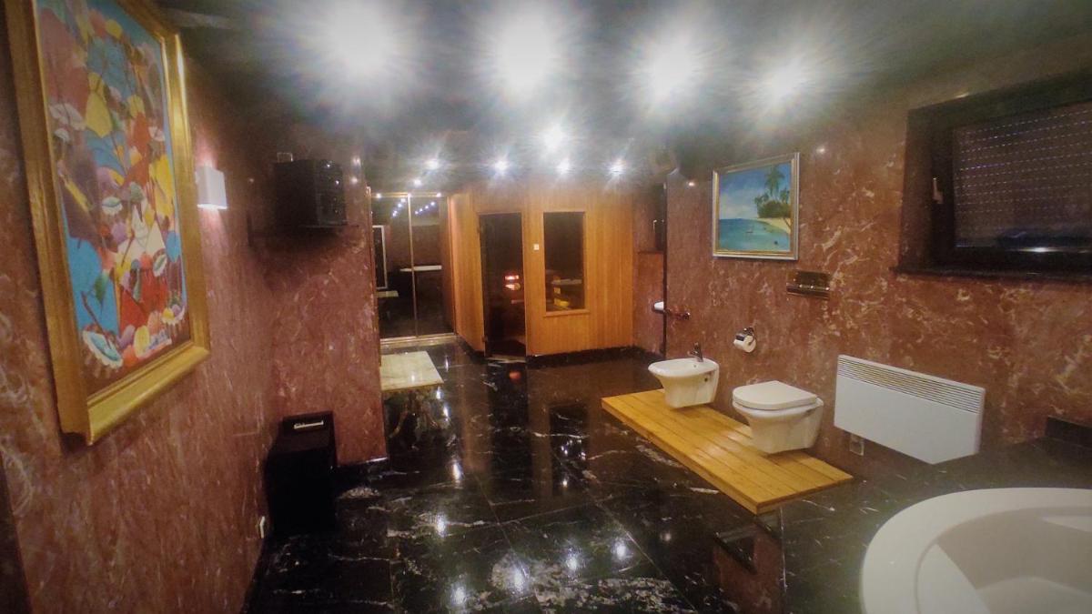 Studio 5 view 3