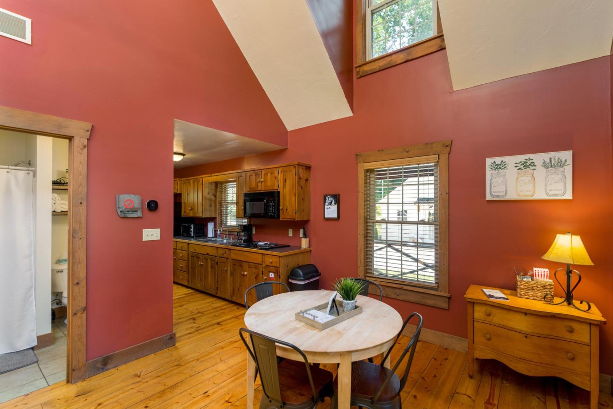 White Pine . Trailside Lodging view 5