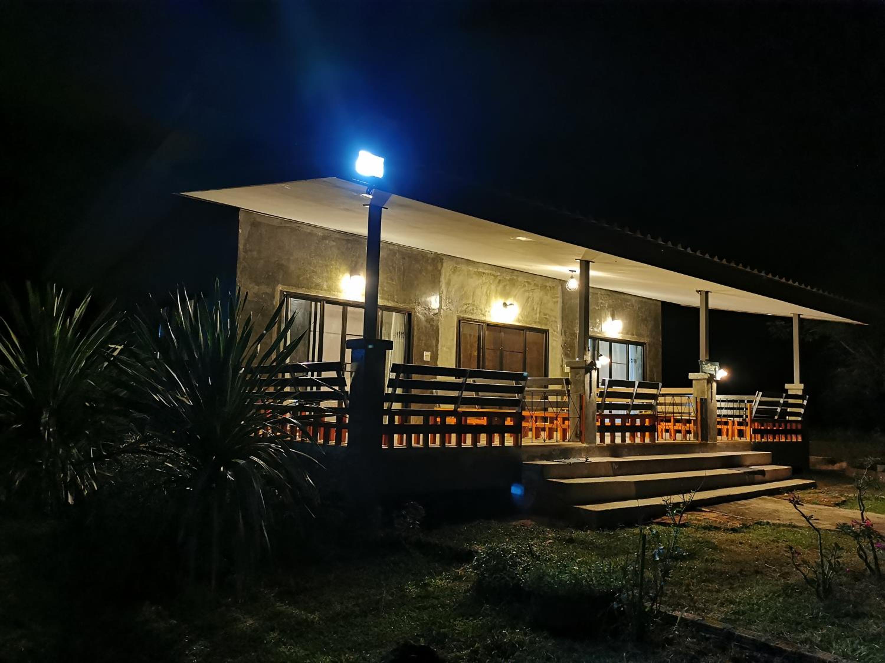Home Garden Chaeson บ้านสวน ชวนฝัน