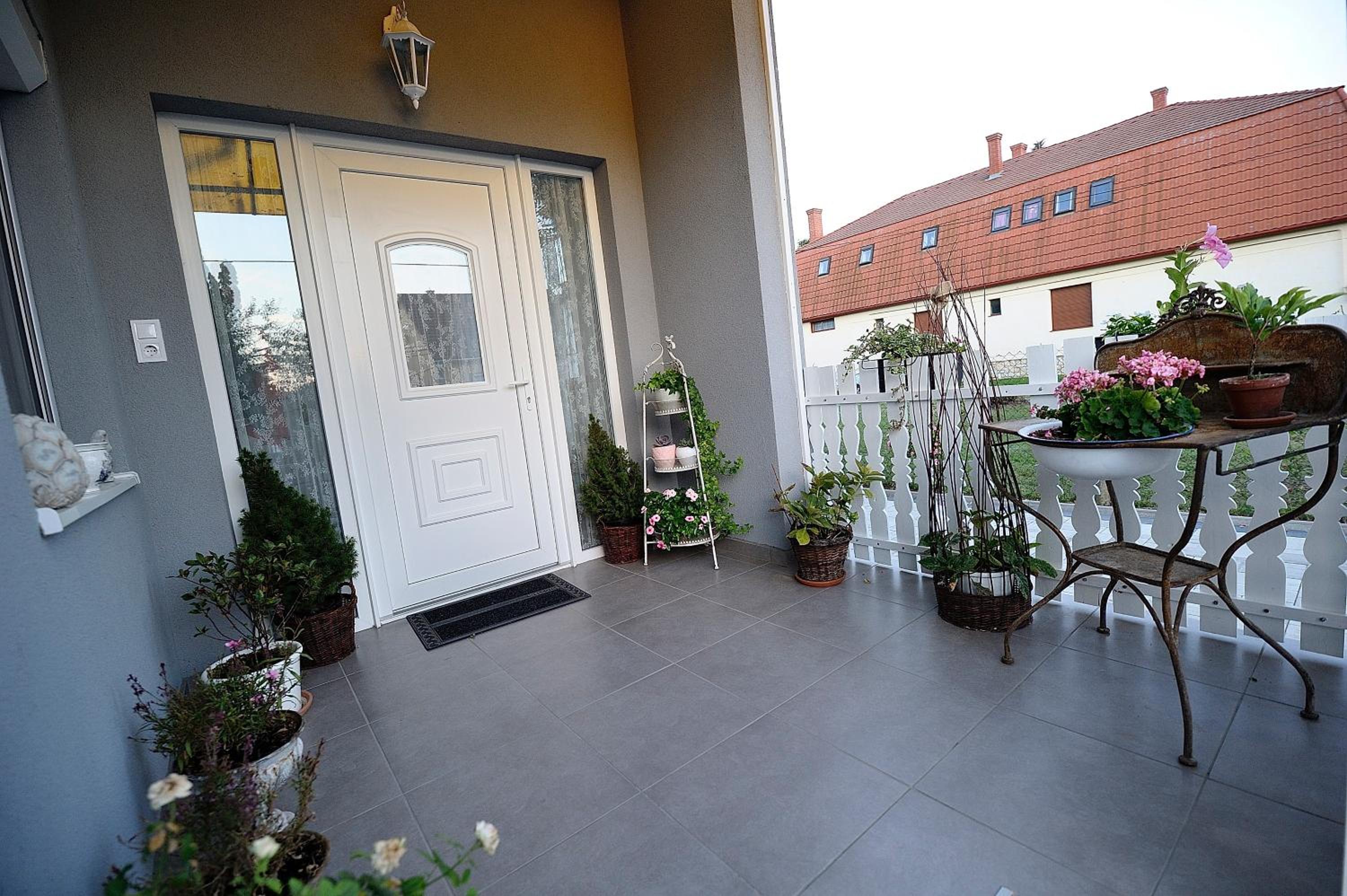 Vintage home Lelle view 2