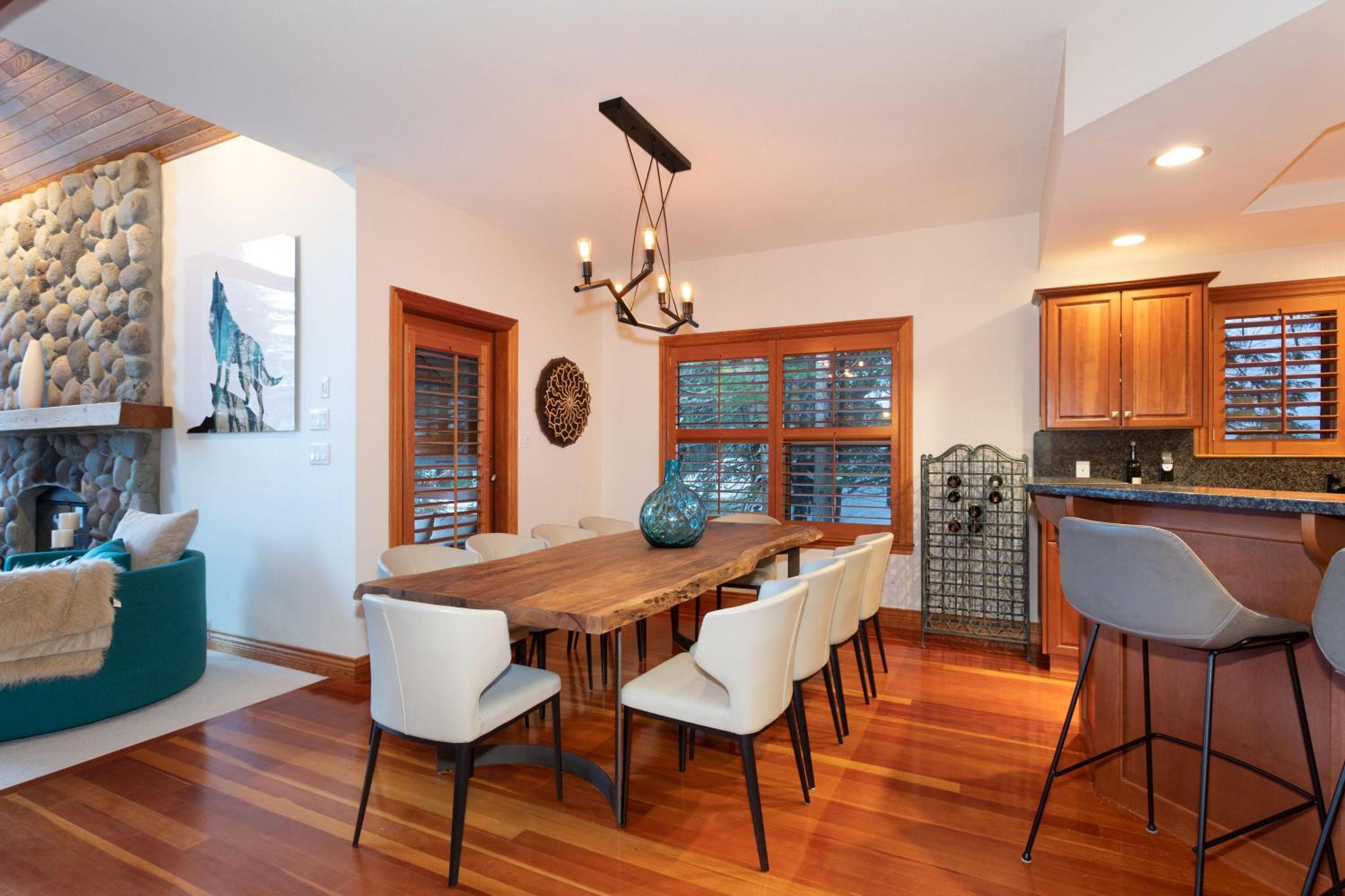 Luxury 5 Bedroom Blueberry Chalet view 5