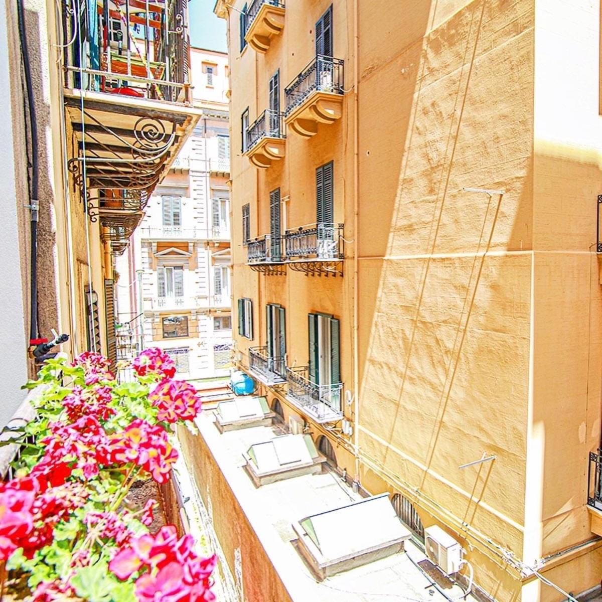 Delle Palme Rooms elegante monolocale in centro view 3