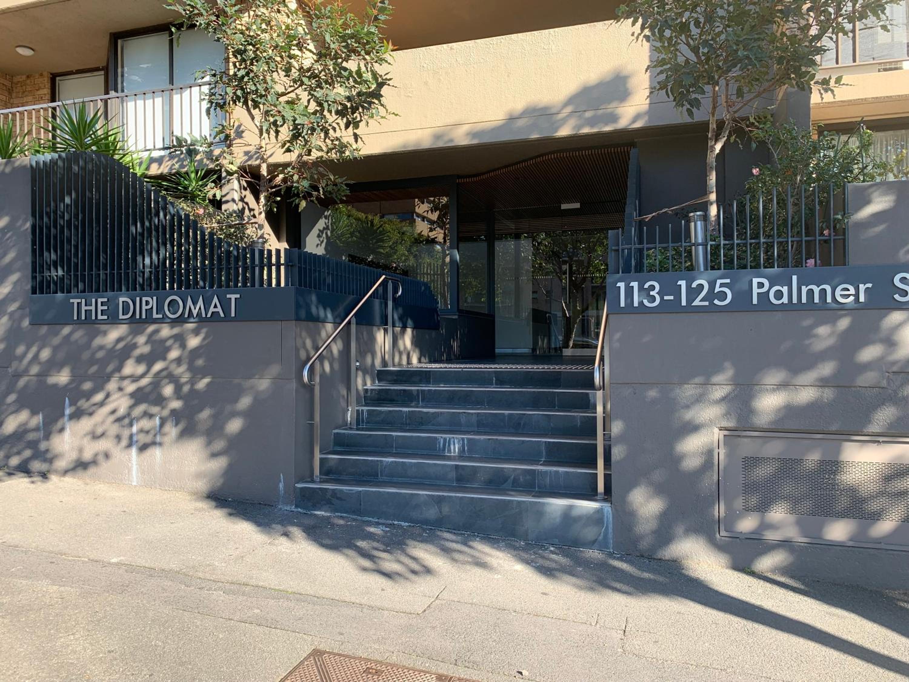 Hotel Inner City Harbour Views With Parking - Image 1