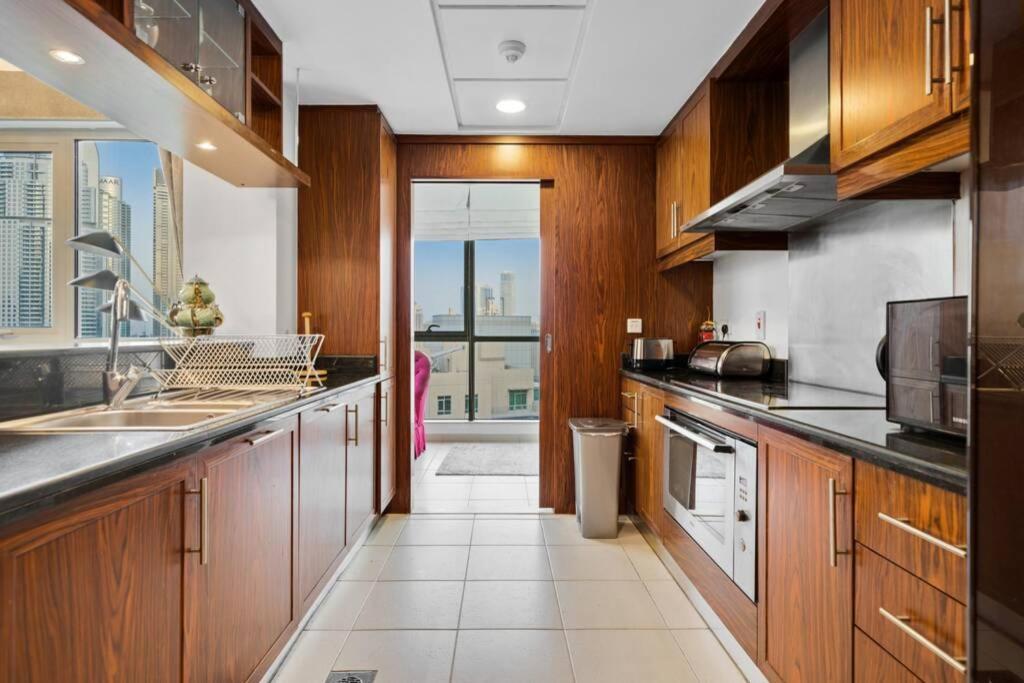 Spectacular Burj & Fountain View - Luxurious 3 Bedrooms & Maids room - The Residences