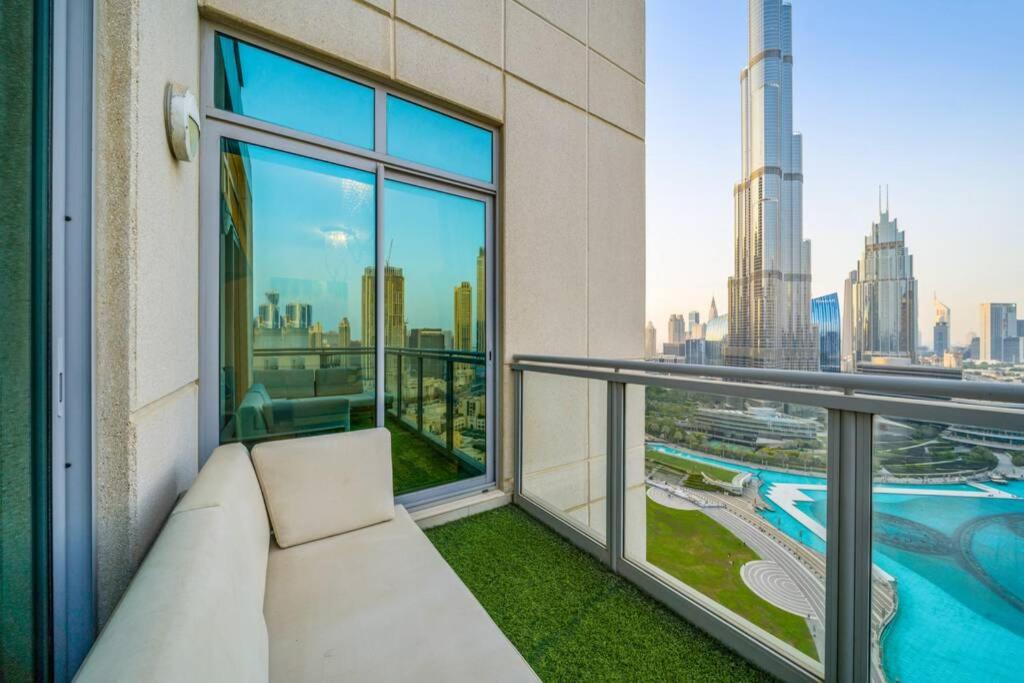 Spectacular Burj & Fountain View - Luxurious 3 Bedrooms & Maids room - The Residences