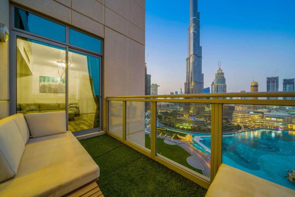 Spectacular Burj & Fountain View - Luxurious 3 Bedrooms & Maids room - The Residences