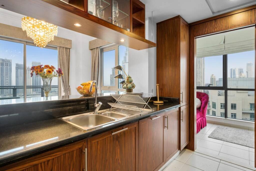 Spectacular Burj & Fountain View - Luxurious 3 Bedrooms & Maids room - The Residences