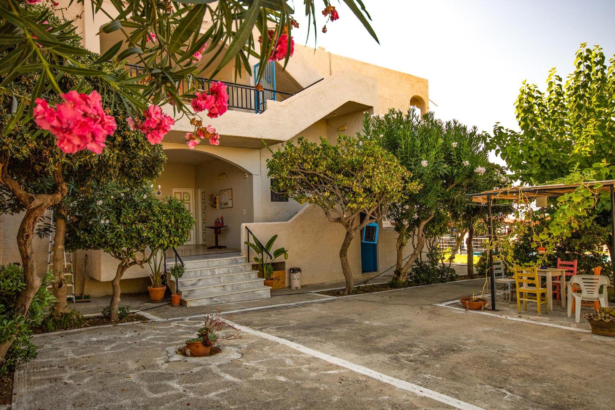 Hotel Andy's Gardens - Image 1