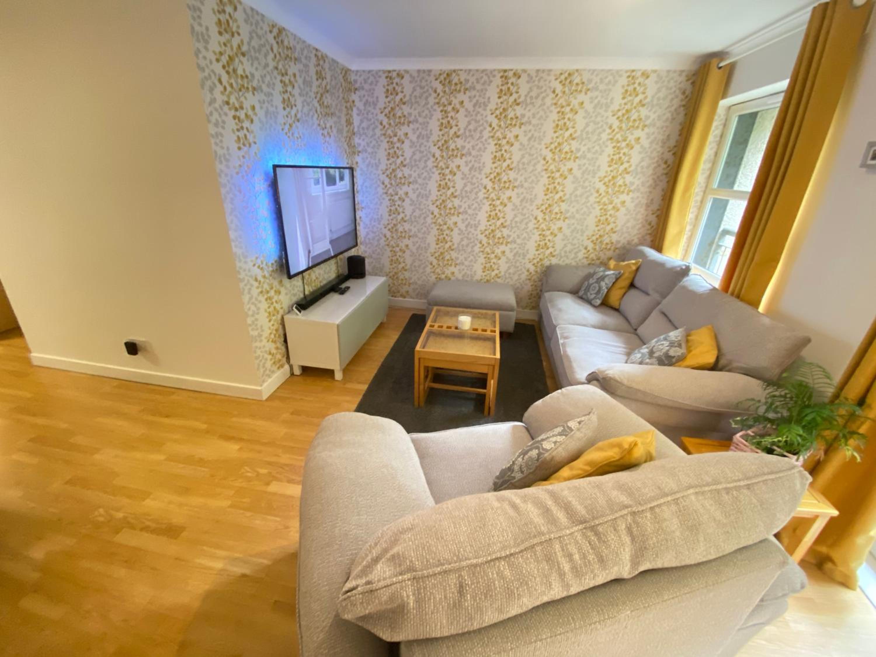 Paisley Central Apartment view 3