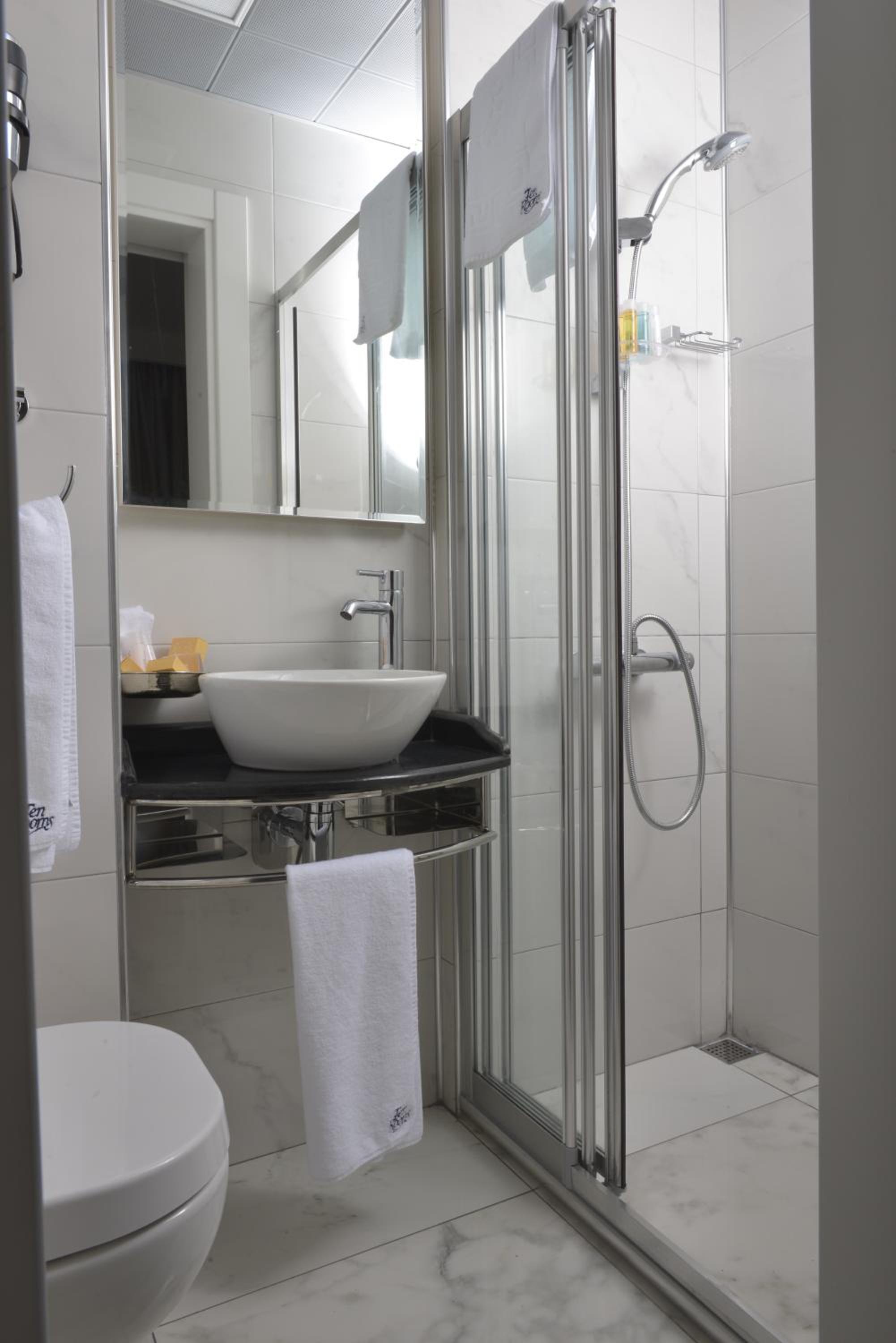 Ten Rooms İstanbul Otel - Image 17